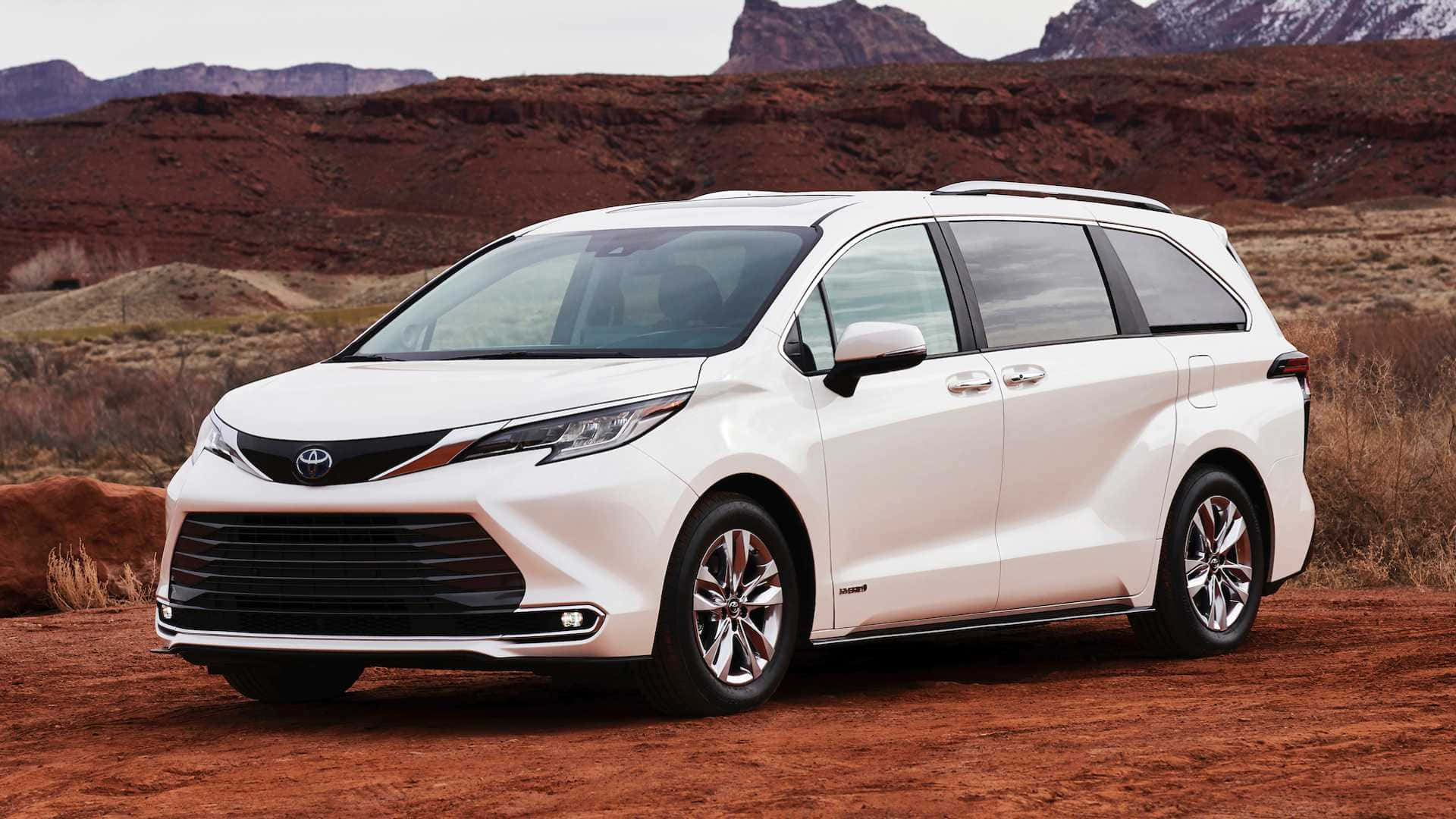 Stylish And Spacious 2020 Toyota Sienna In Motion Wallpaper