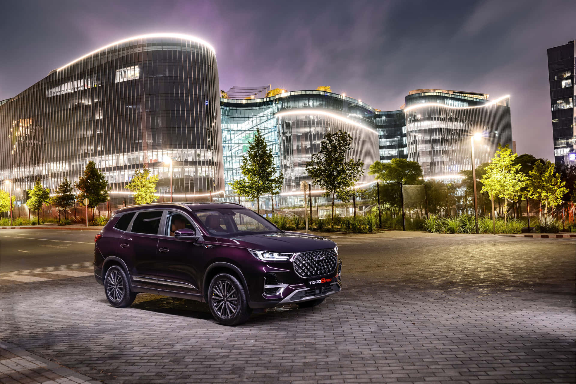 Chery Tiggo 8 Élégant Dans Les Rues De La Ville Fond d'écran