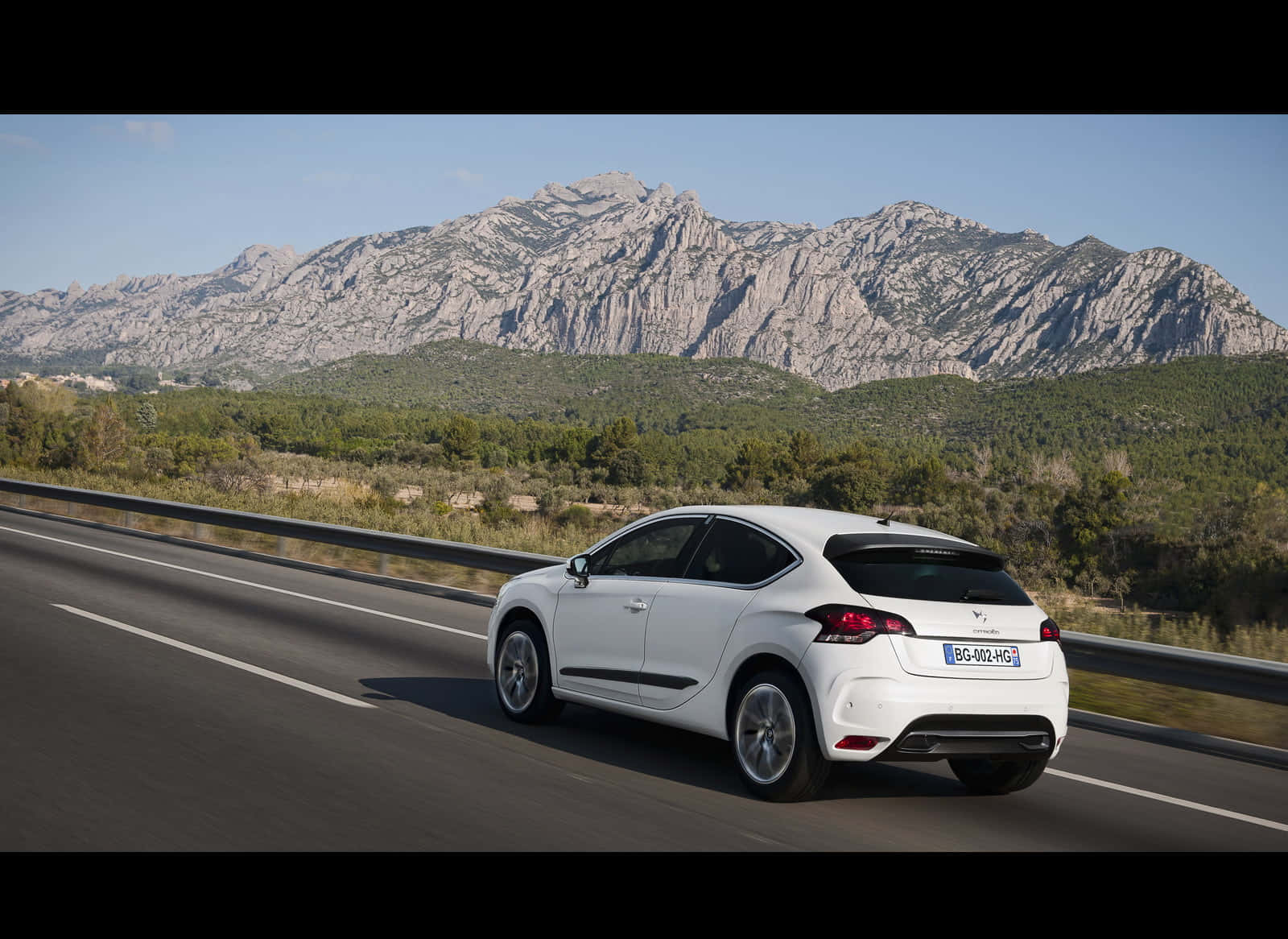 Stylish Citroen Ds4 On The Open Road Wallpaper