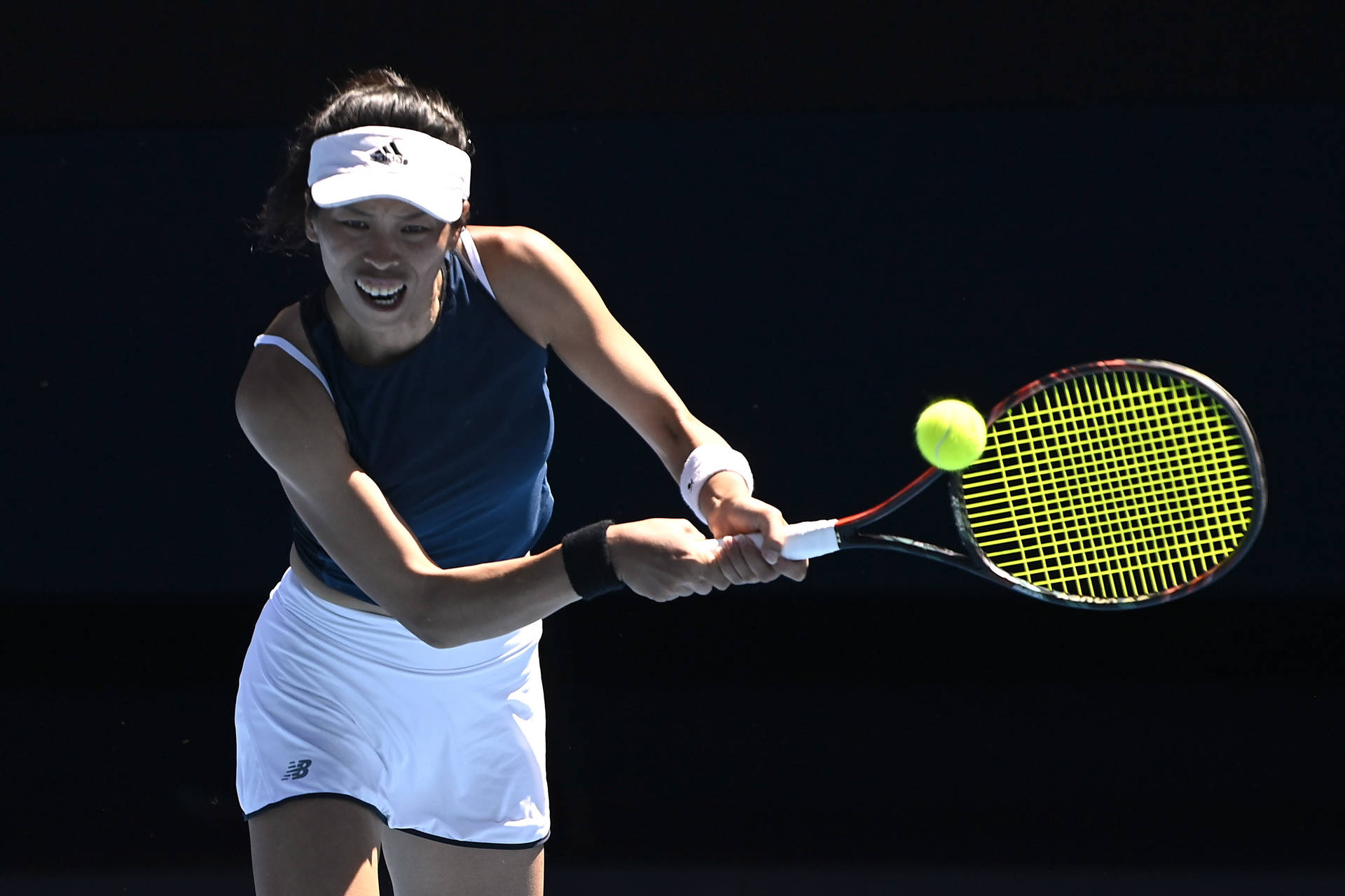 Su-Wei Hsieh Hitting Tennis Ball Wallpaper