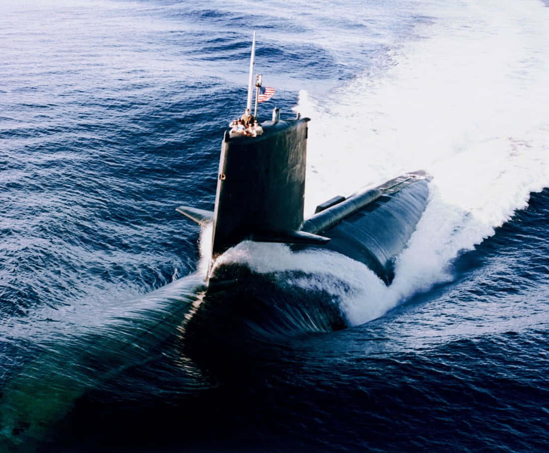 Navegandoen Alta Mar Con Un Submarino