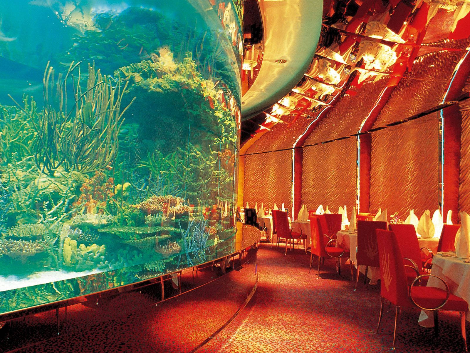 Submarine Restaurant In Burj Al Arab Wallpaper