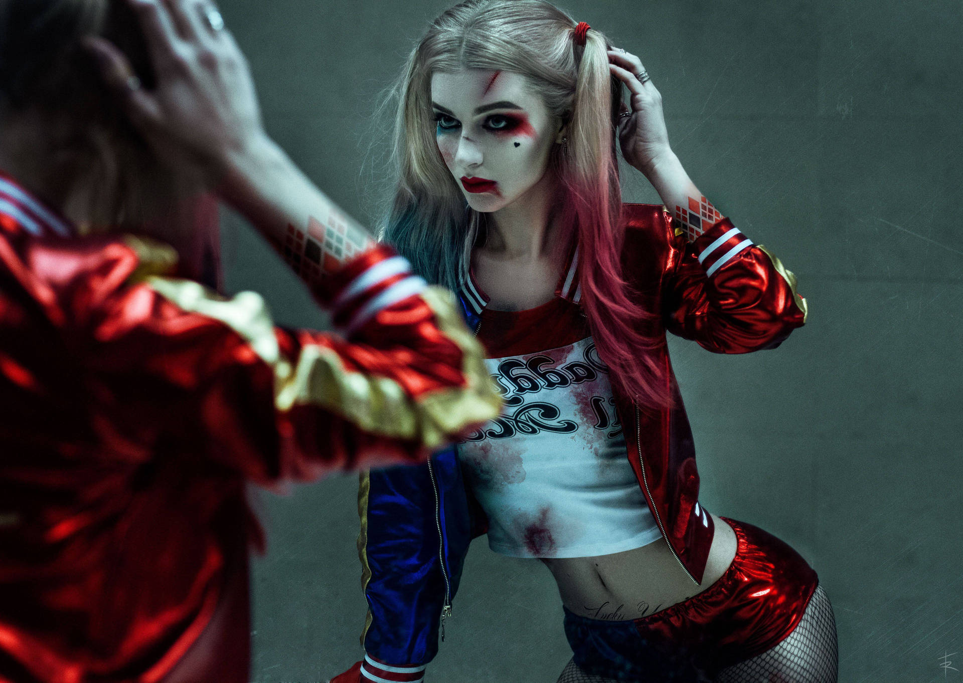 Papelde Parede Do Esquadrão Suicida Em 4k Com A Personagem Harley Quinn Vestida A Caráter. Papel de Parede