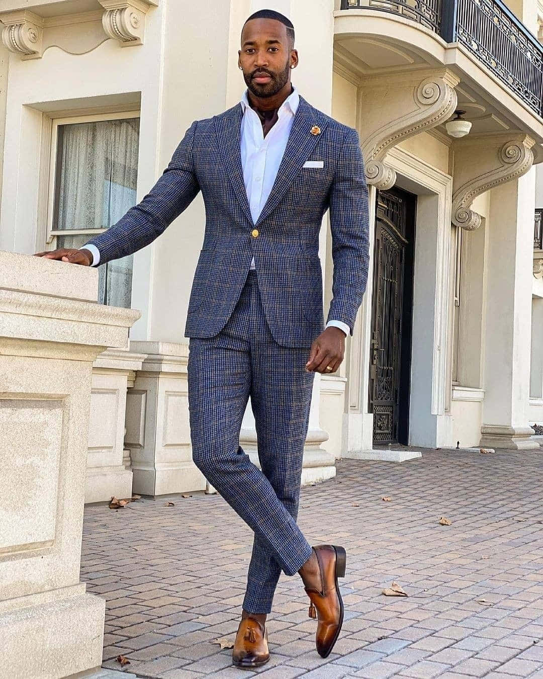 Make a statement with fashion in this modern suit