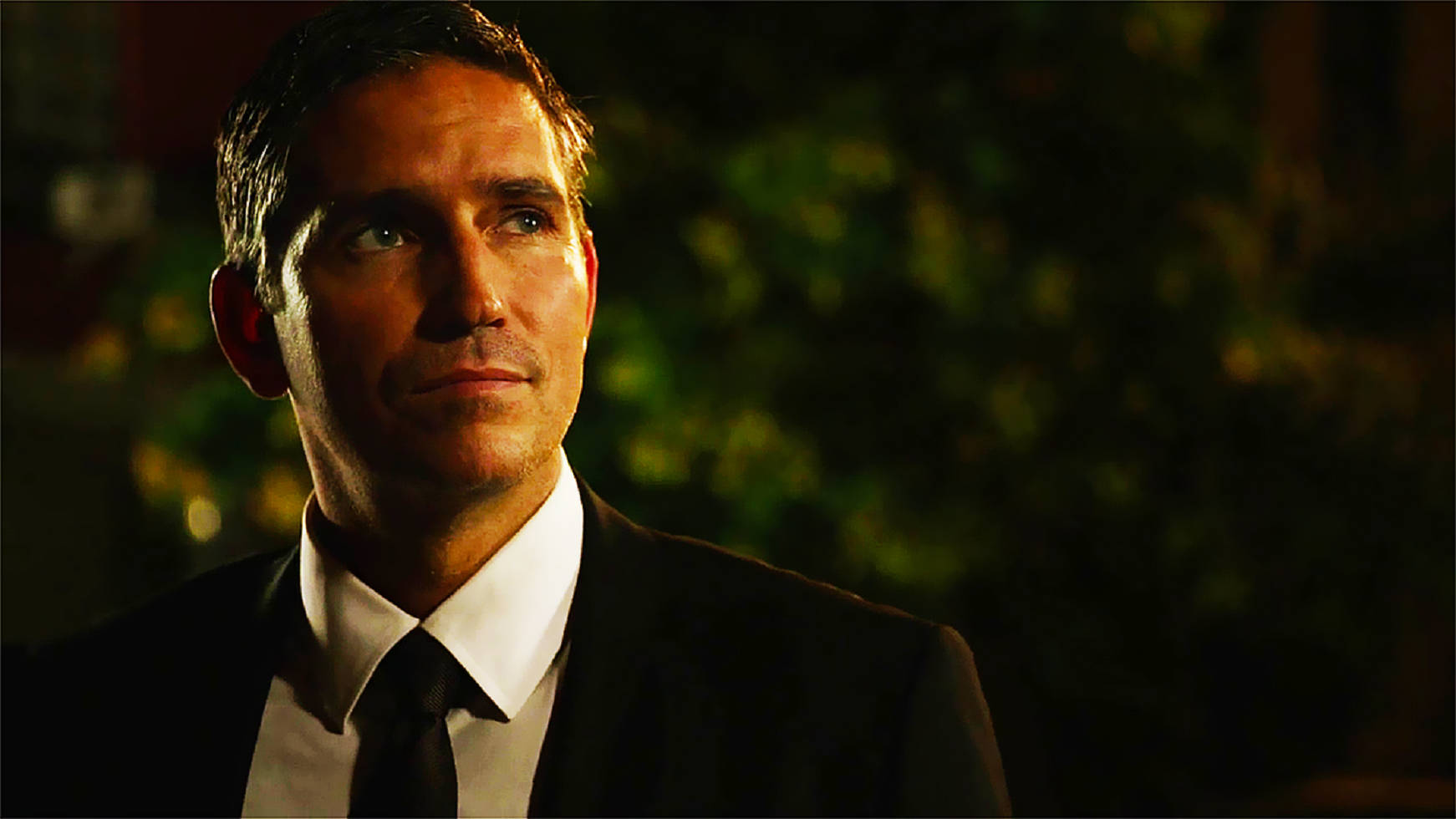 Suited John Reese Played By Jim Caviezel Wallpaper