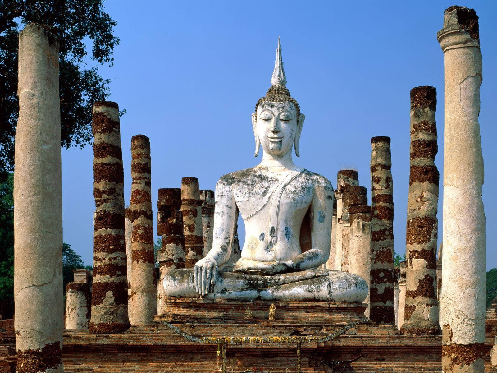 Bakgrundsbildmed Buddha Från Sukhothai Historical Park. Wallpaper