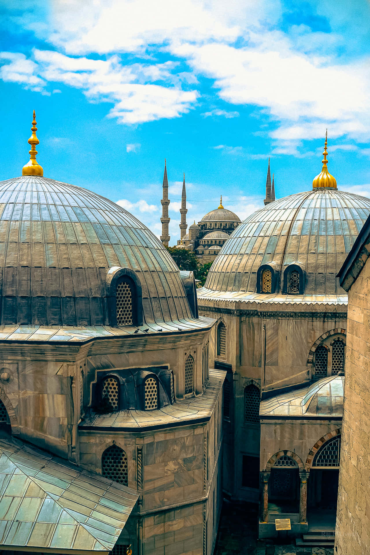 Sultan Ahmed Mosque Nearby Domes Wallpaper