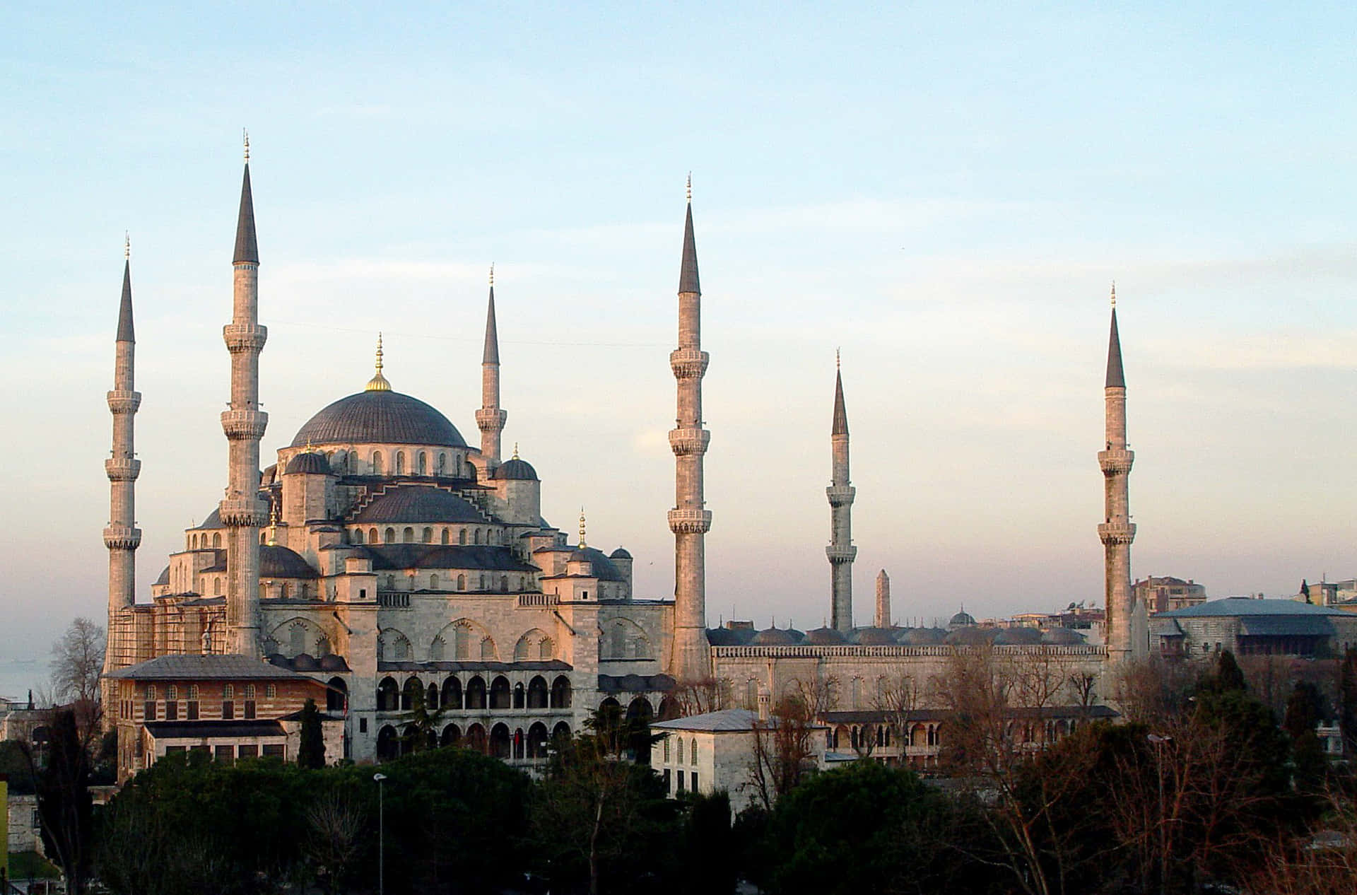 Sultan Ahmed Mosque Side View Wallpaper
