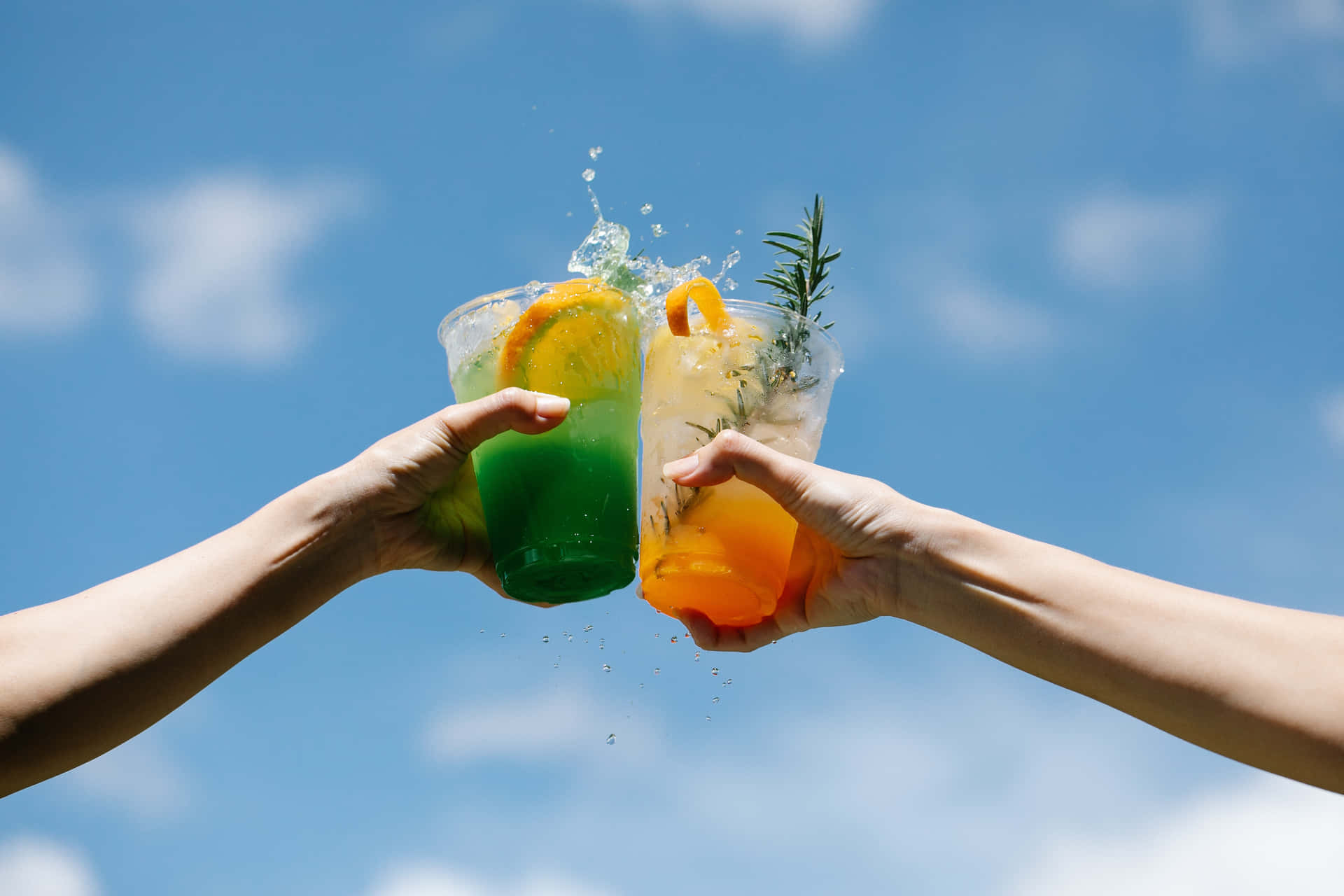 Refreshing Summer Drinks with Fresh Fruits Wallpaper