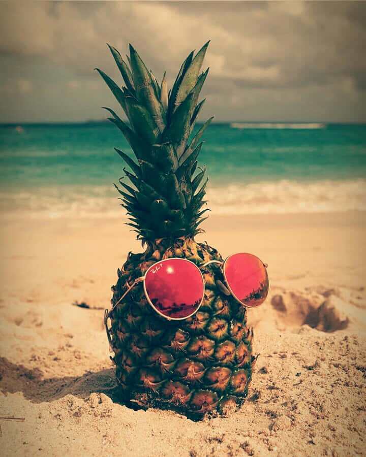 Summer Fun Pineapple With Sunglasses Wallpaper