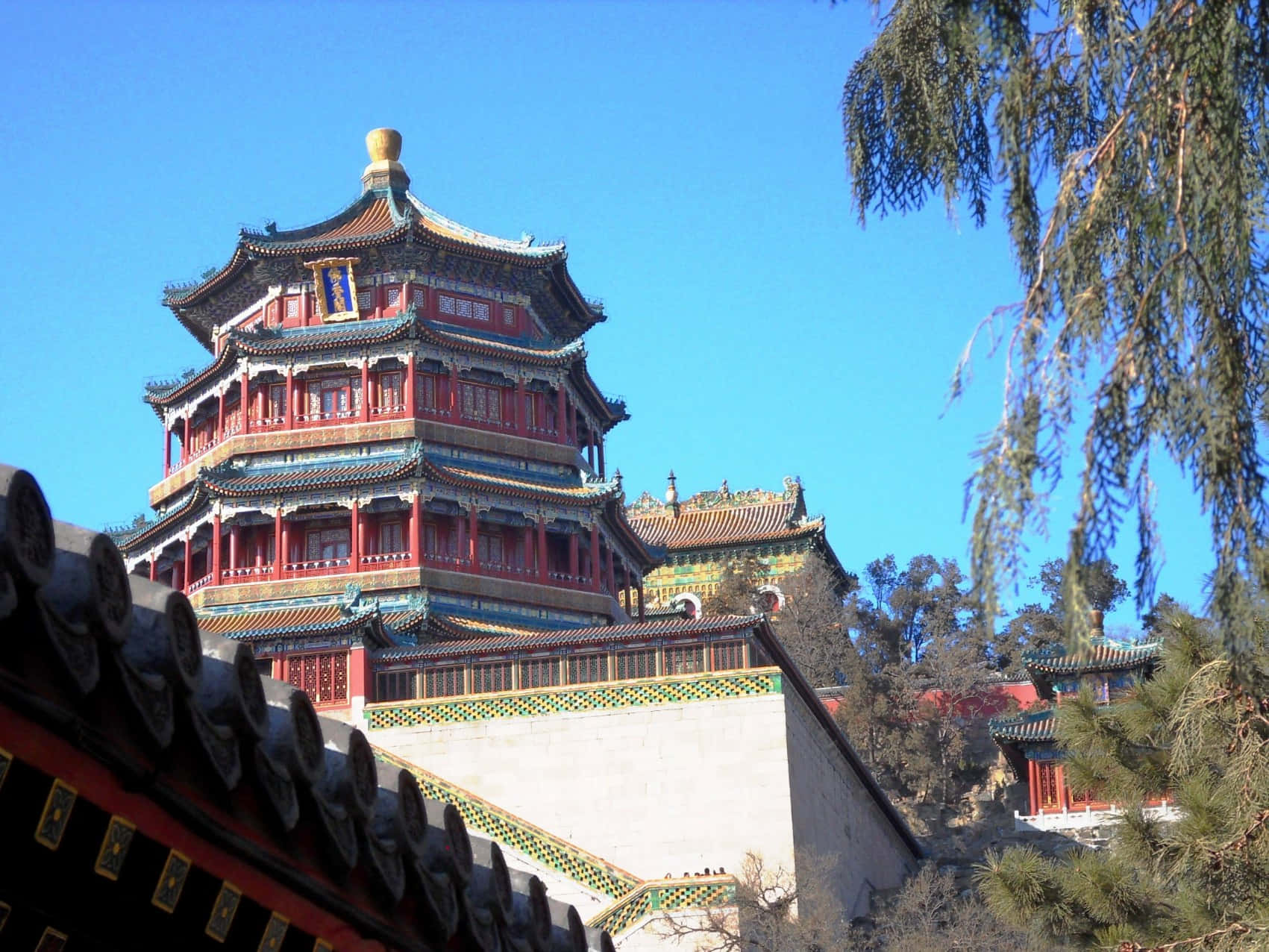 Summer Palace Against The Blue Sky Wallpaper