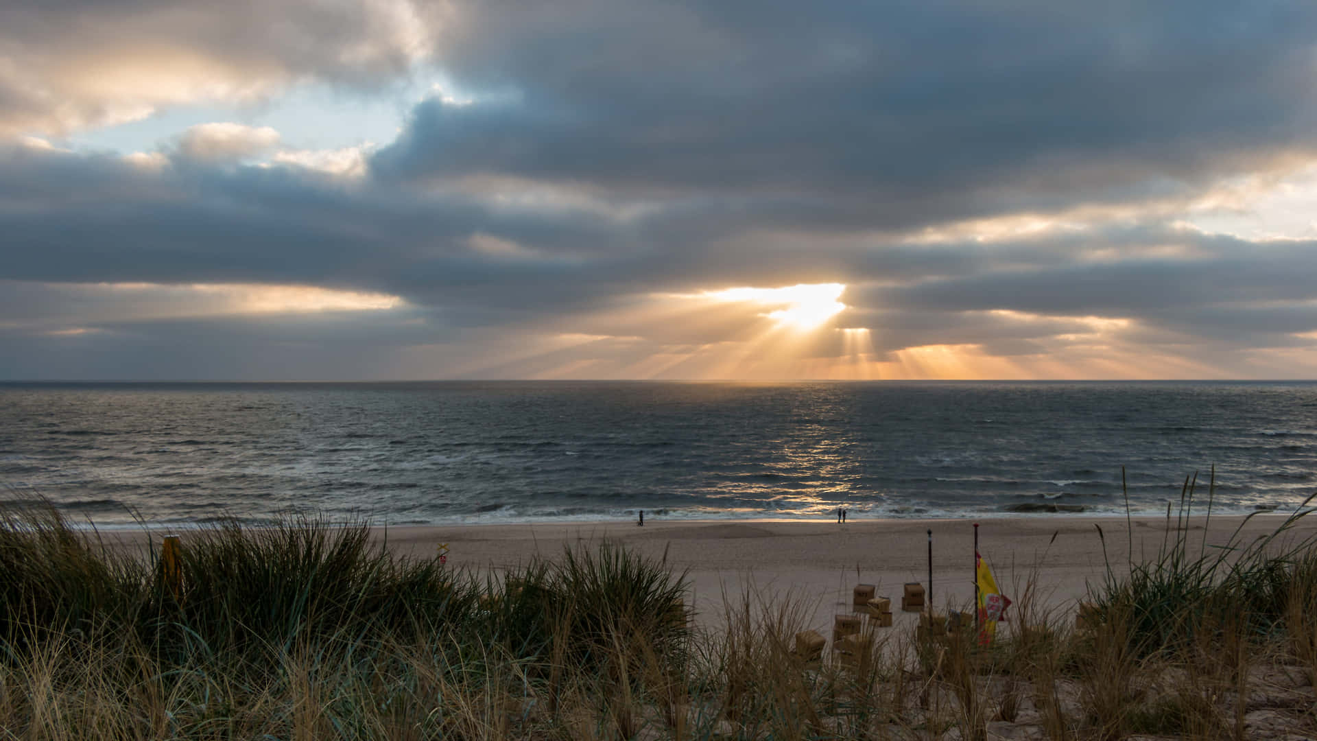 Sunbeams Over Kampen Beach Wallpaper