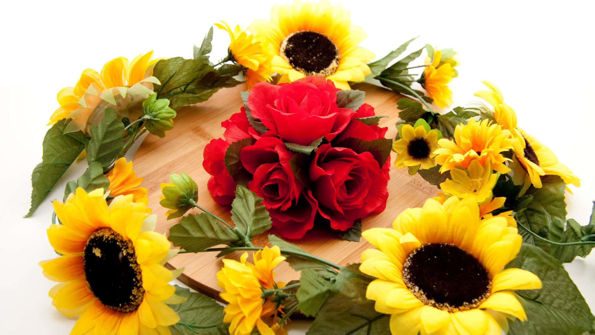 Diseñode Corona De Flores Girasoles Y Rosas. Fondo de pantalla