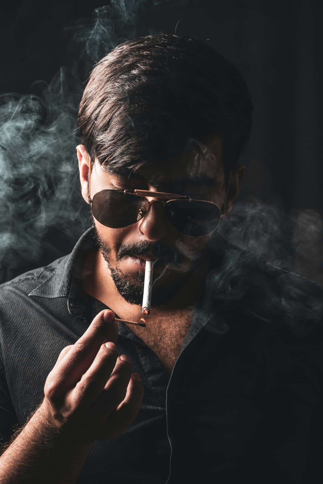 Sunglasses Man With Smoking Addiction Wallpaper