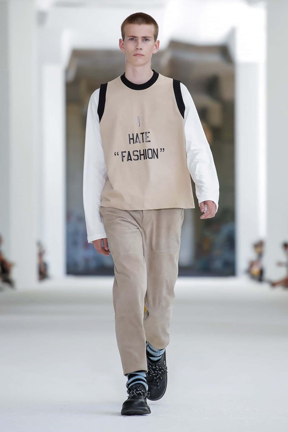 Sunnei Model Wearing Hate Fashion Vest Wallpaper