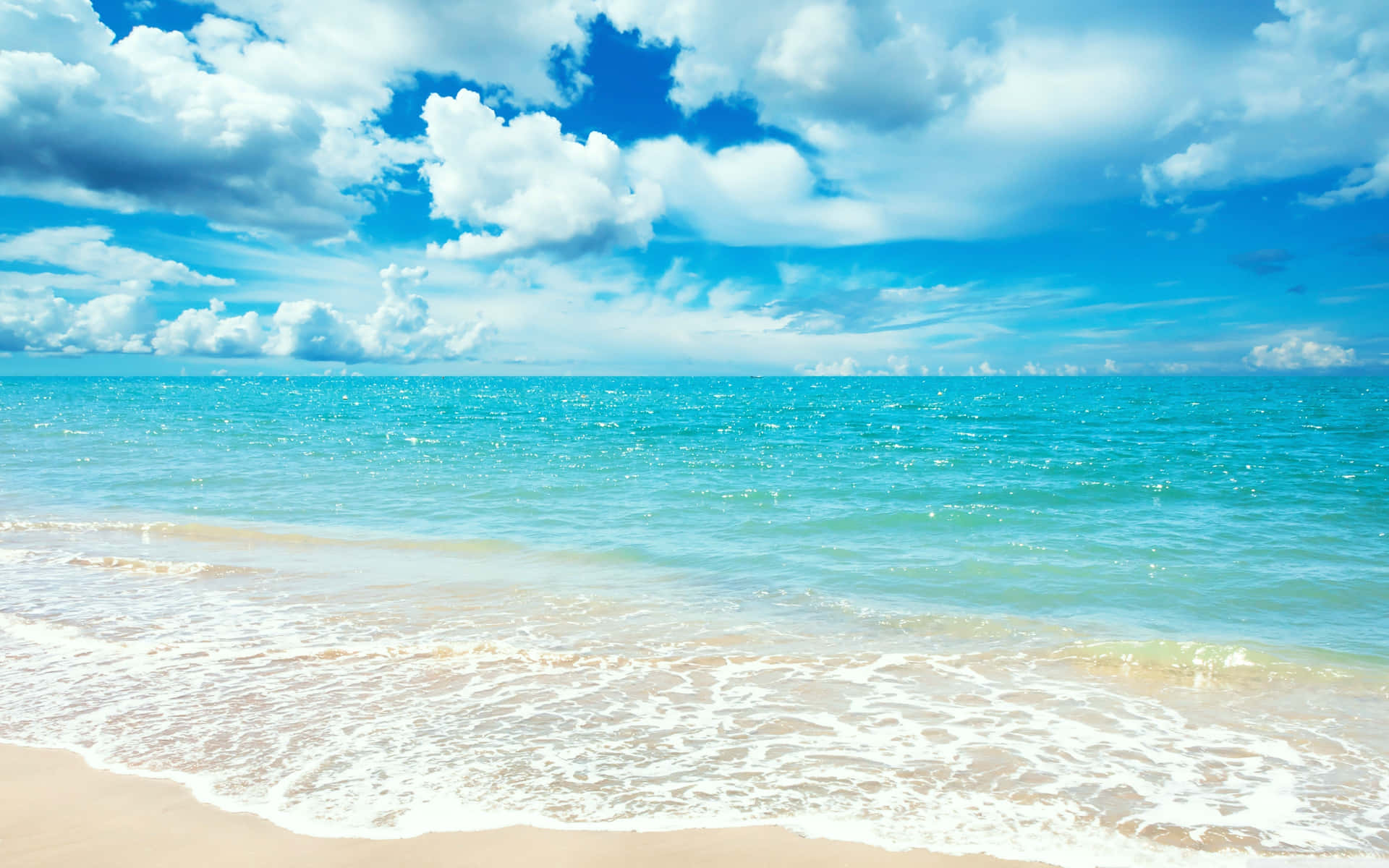 Zonnige Strandlandschap Met Wolken Achtergrond