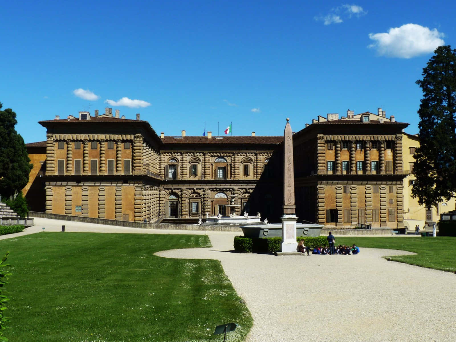 Sunny Day Palazzo Pitti Picture