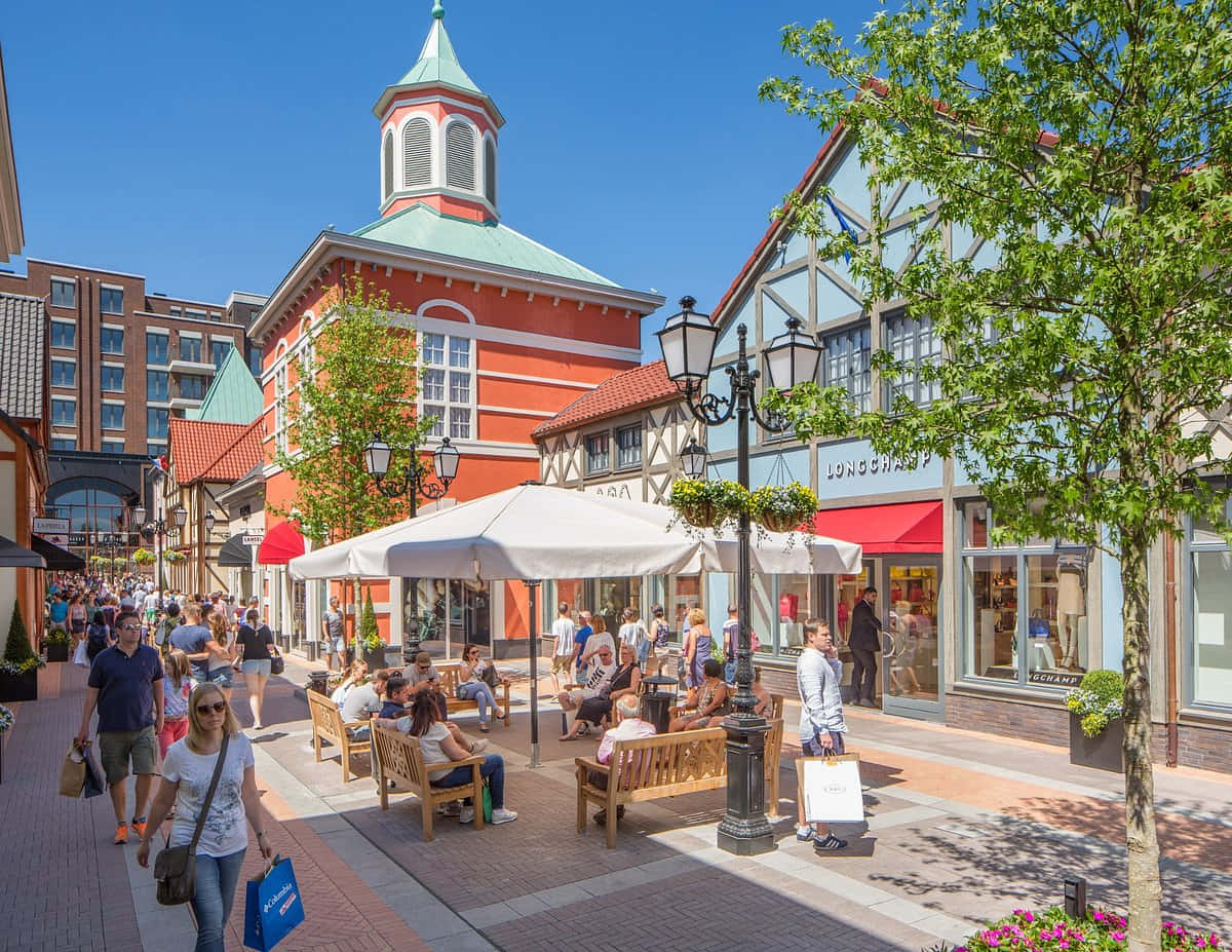 Solfylt Dag Shopping I Roermond Bakgrunnsbildet