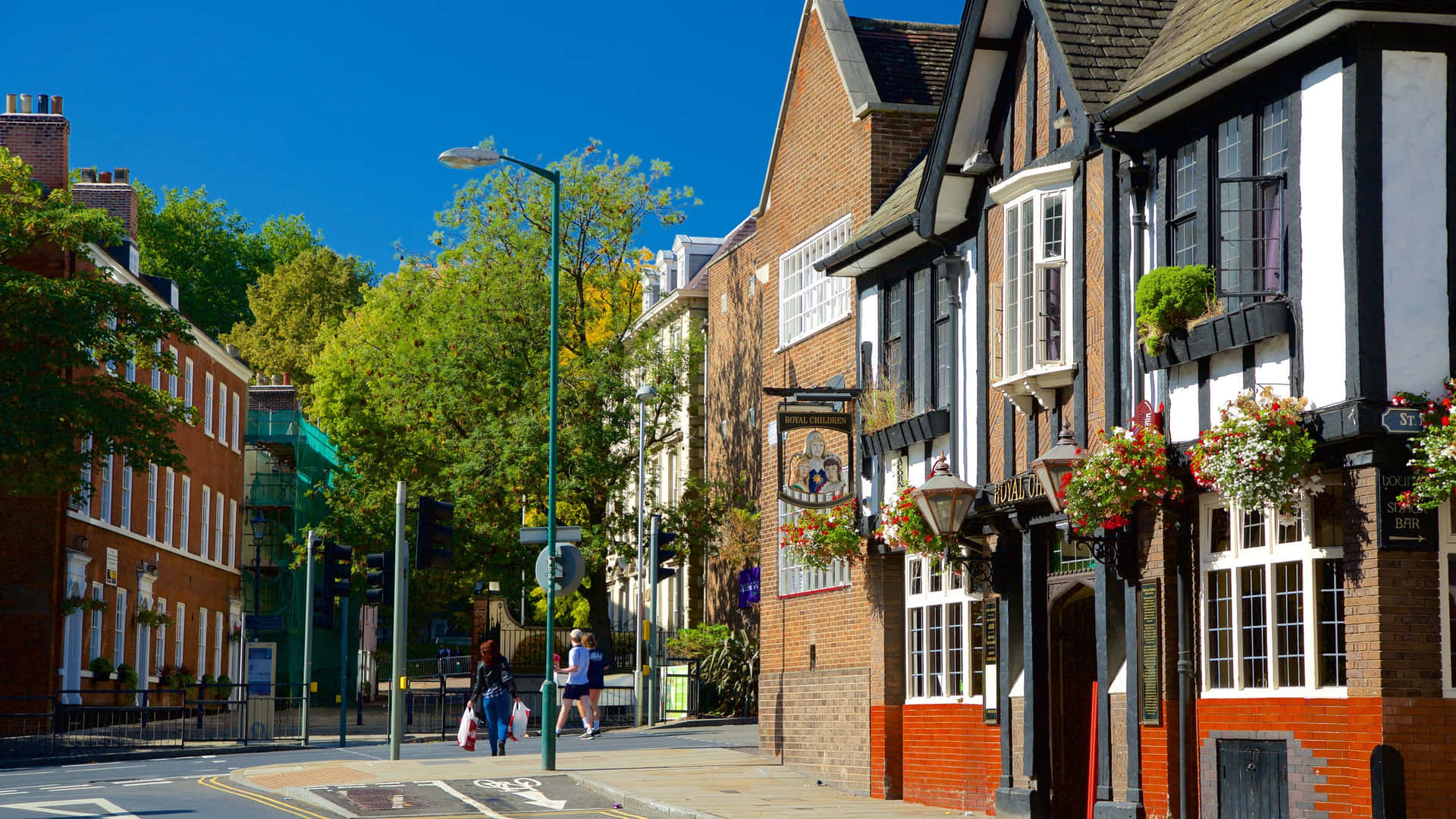 Sunny Dayin Nottingham City Wallpaper