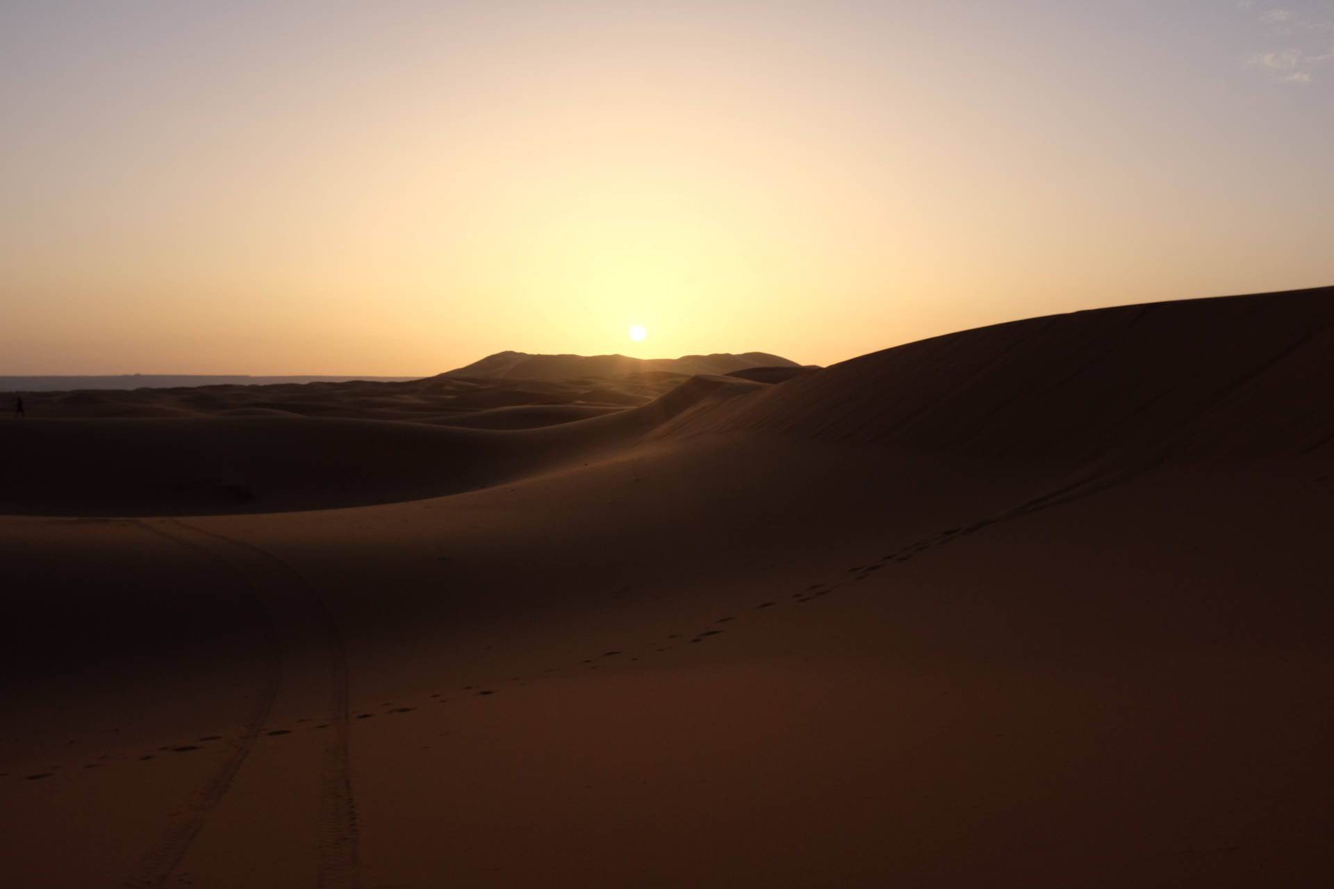 Sonnenaufgangin Der Sahara Wallpaper