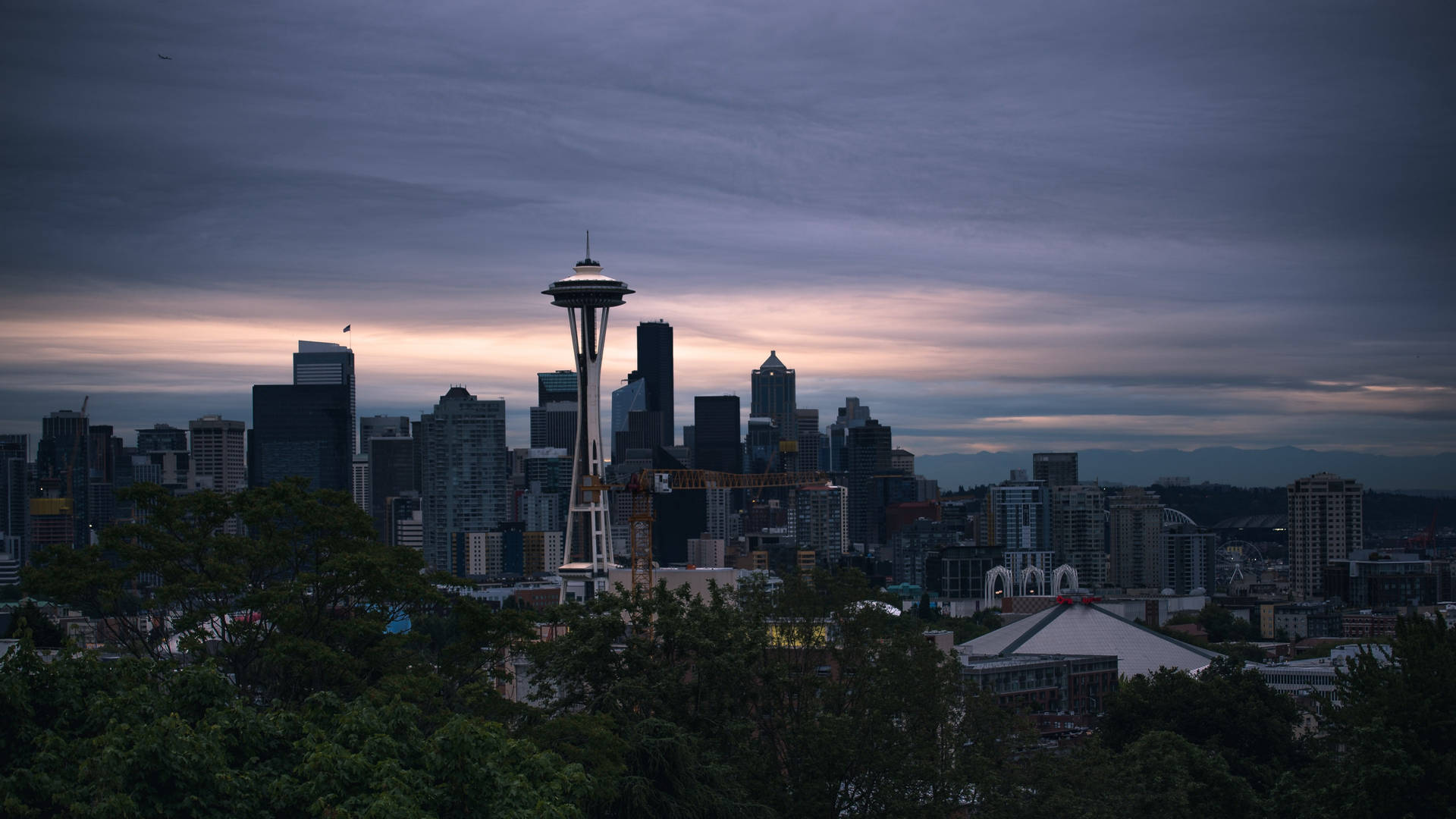 Amanecerspace Needle Skyline De Seattle Washington. Fondo de pantalla