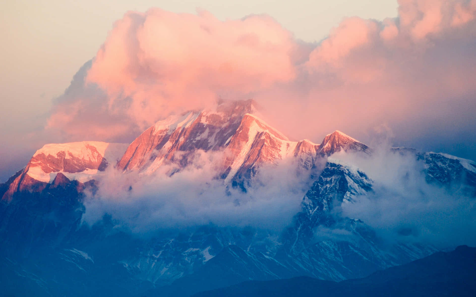 Sunset Alpenglow On Mountain Peaks Wallpaper