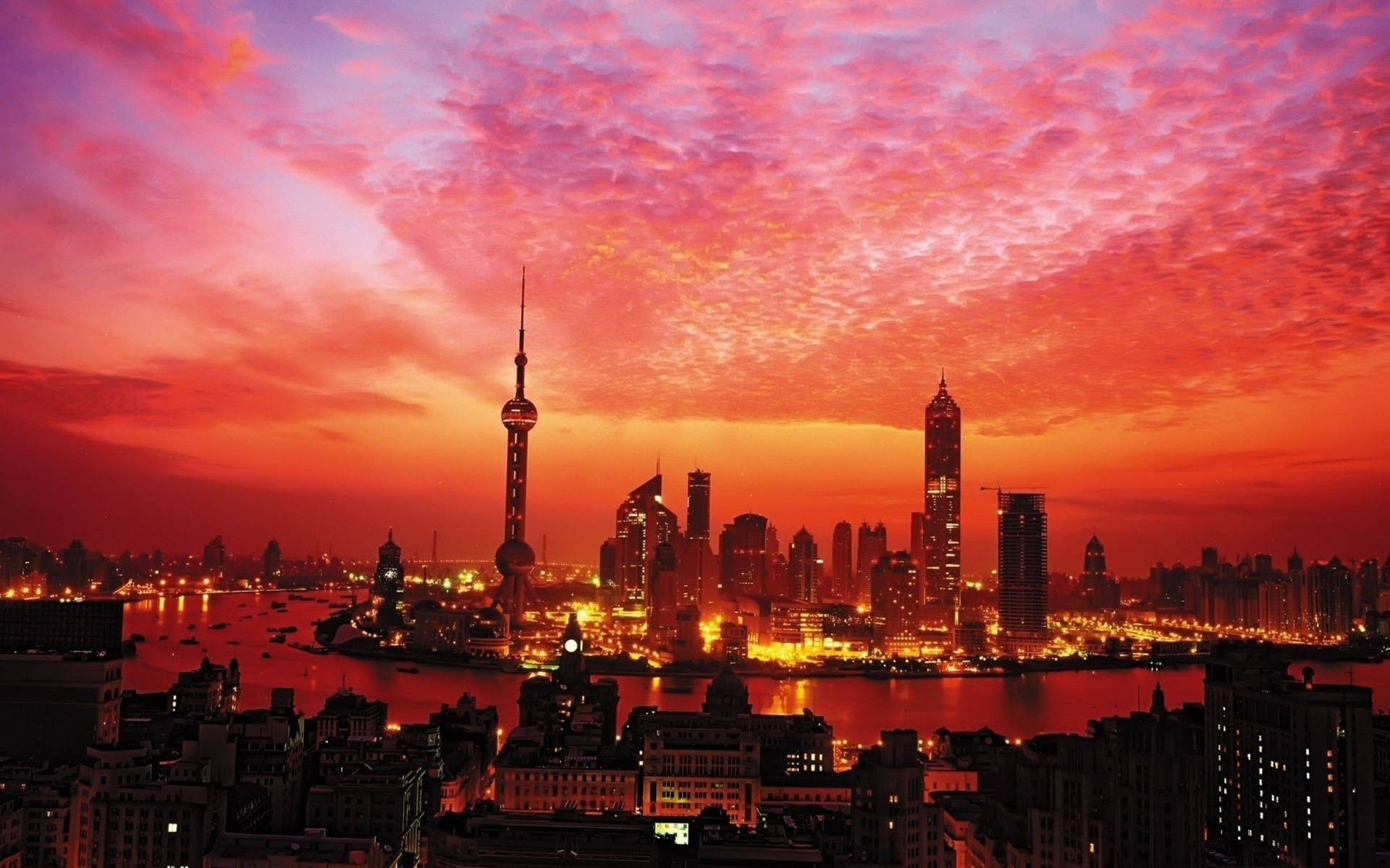 Sonnenuntergangan Der Skyline Von Shanghai Wallpaper