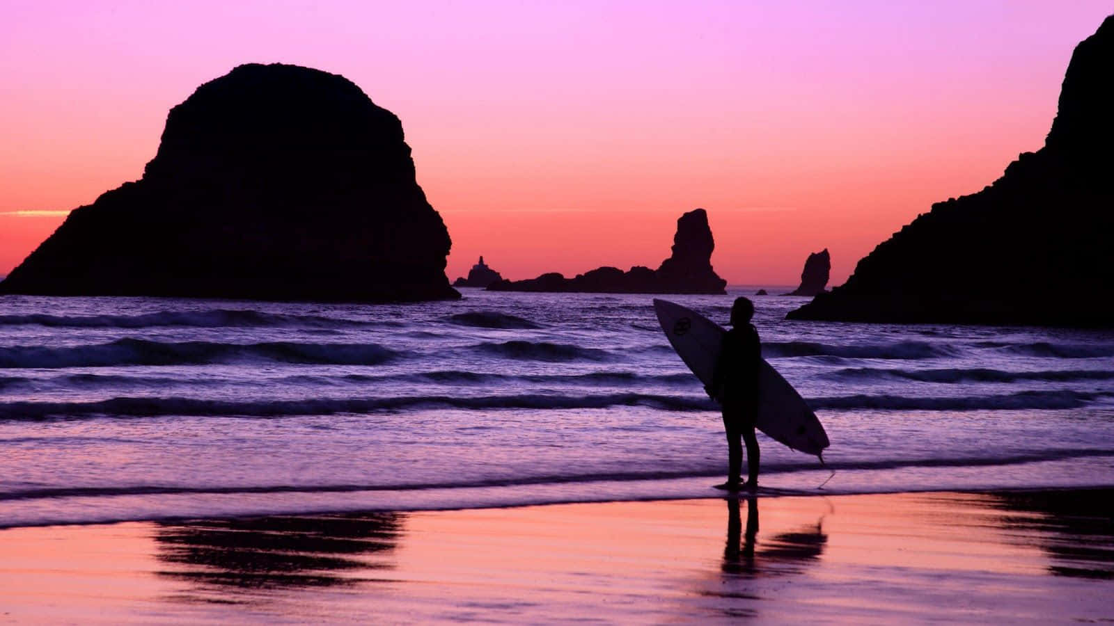 Immaginedi Sunset Beach Con Cielo Viola.