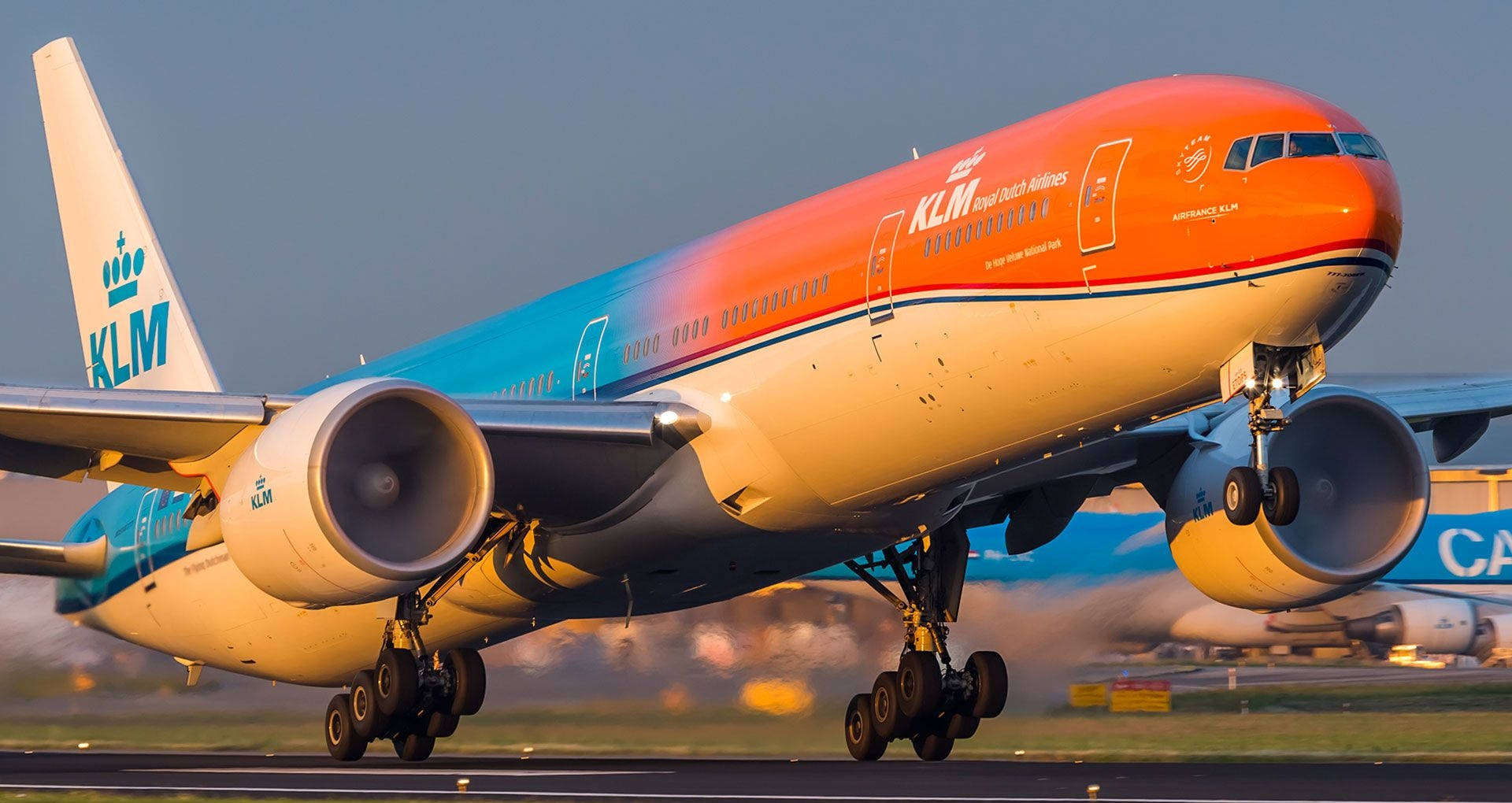 Tag et skud af KLM Orange stolthed fly Wallpaper