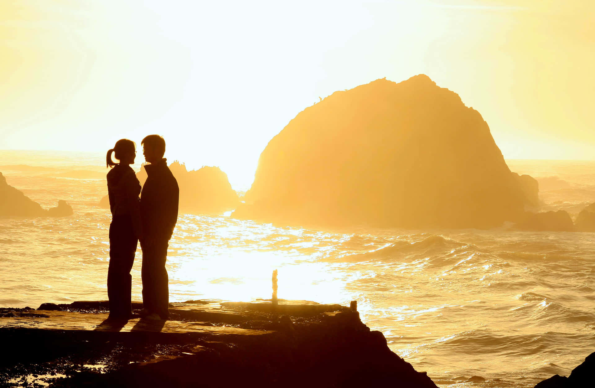 Sunset Couple Picture Romantic Aesthetic Peaceful Sea Waves