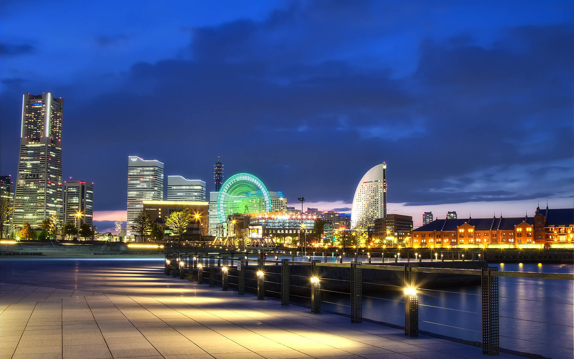 Sonnenuntergangin der Stadt Yokohama.