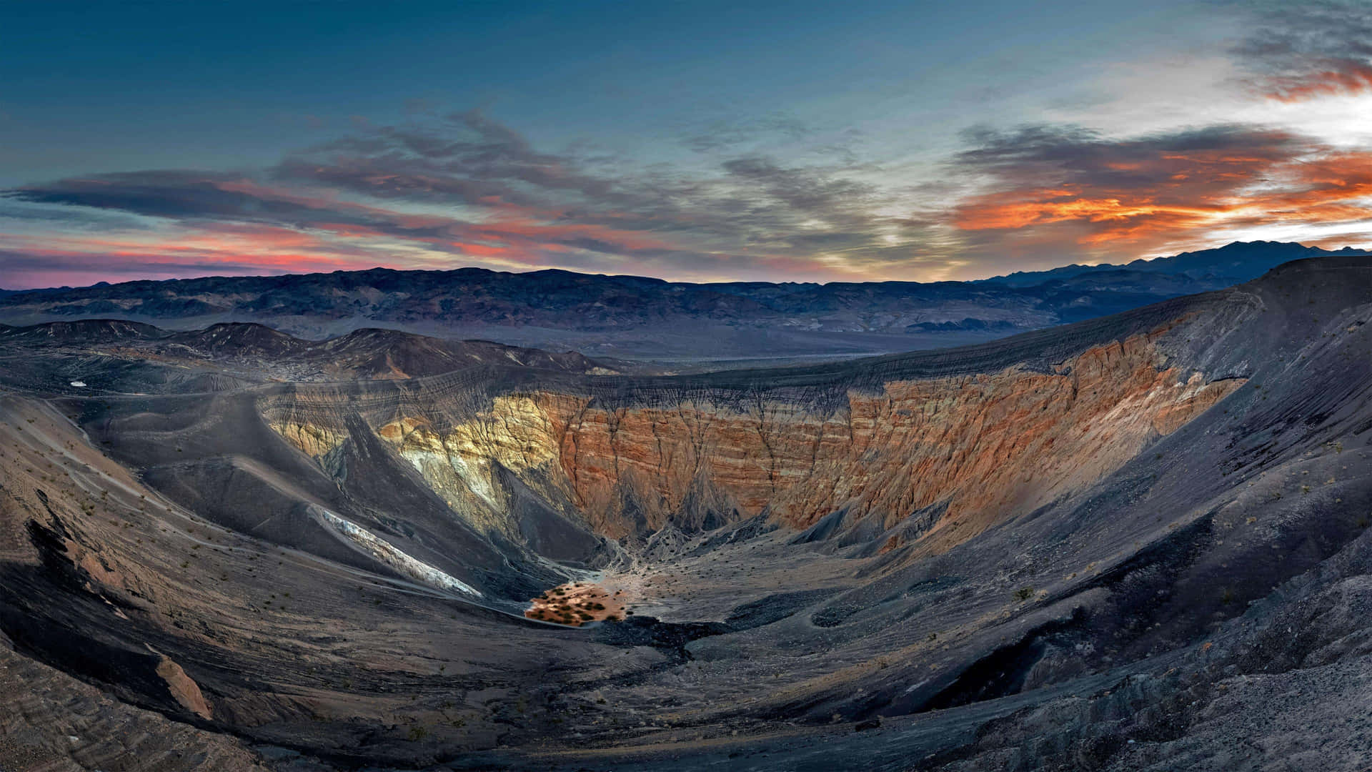 Matahari Terbenam Di Atas Canyon Megah 4k Wallpaper