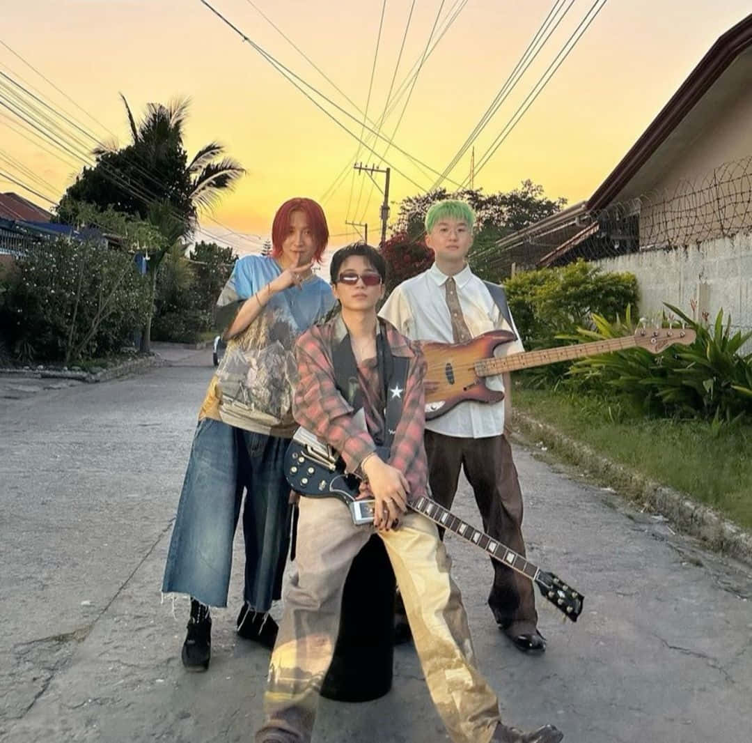 Sunset Road Band Posing Wallpaper