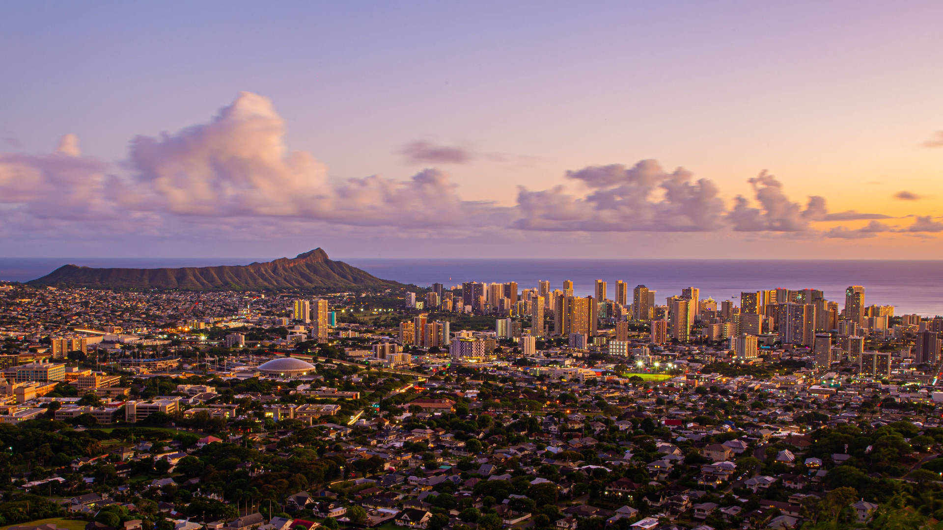 Sunset Sky Over City In Oahu Wallpaper