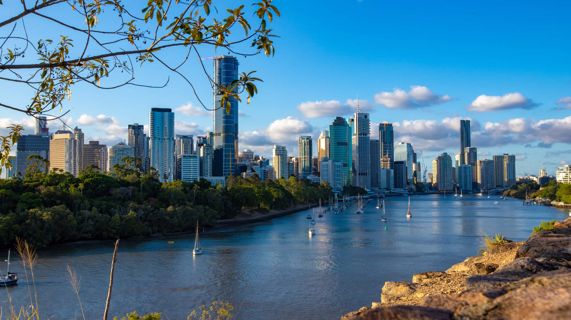 Sunset Skyline Of Brisbane City By The Brisbane River Wallpaper