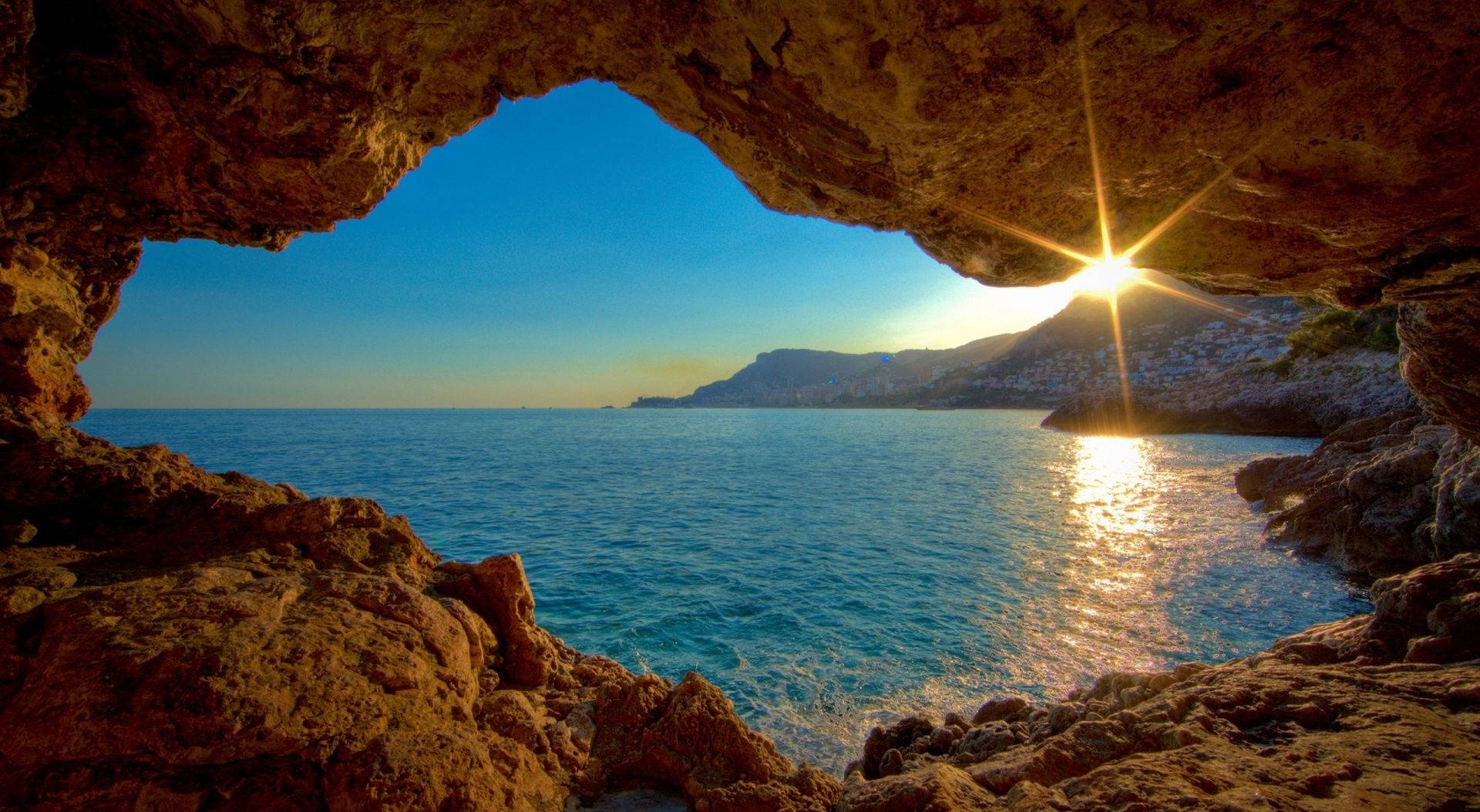 Cuevadel Mar Sol Or Cueva Soleada Del Mar. Fondo de pantalla