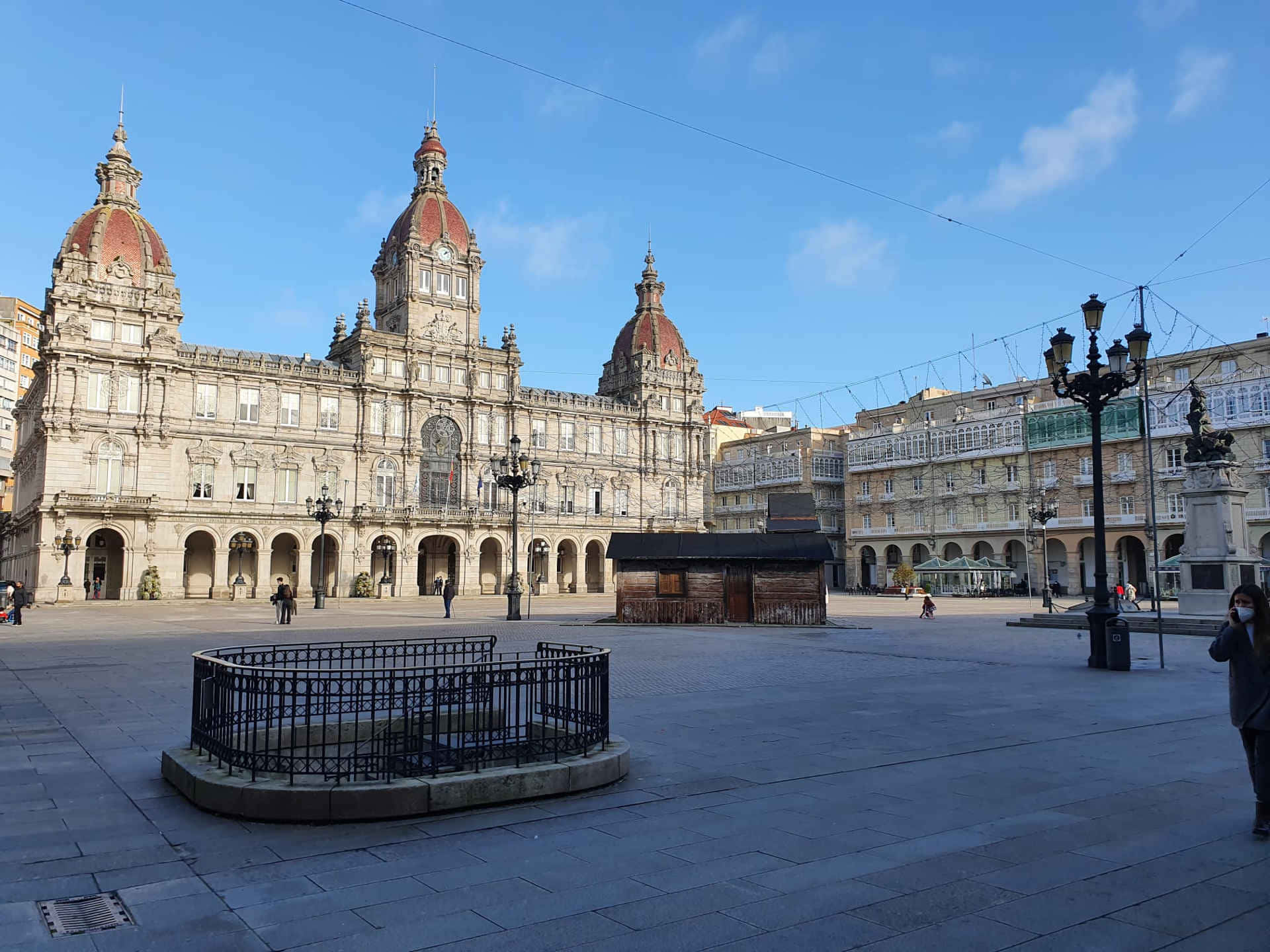 Estructurade Rayos De Sol En Coruña Fondo de pantalla