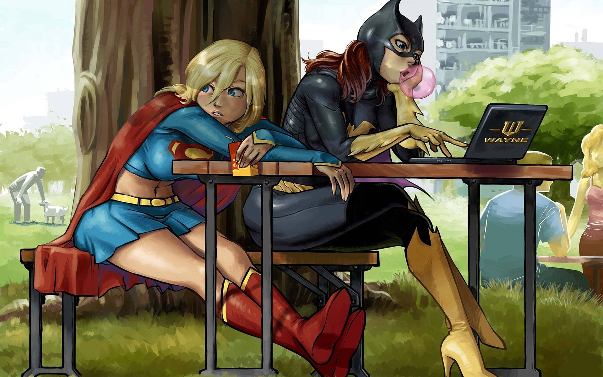 Superwoman og Catwoman kæmper over hele din skærm Wallpaper