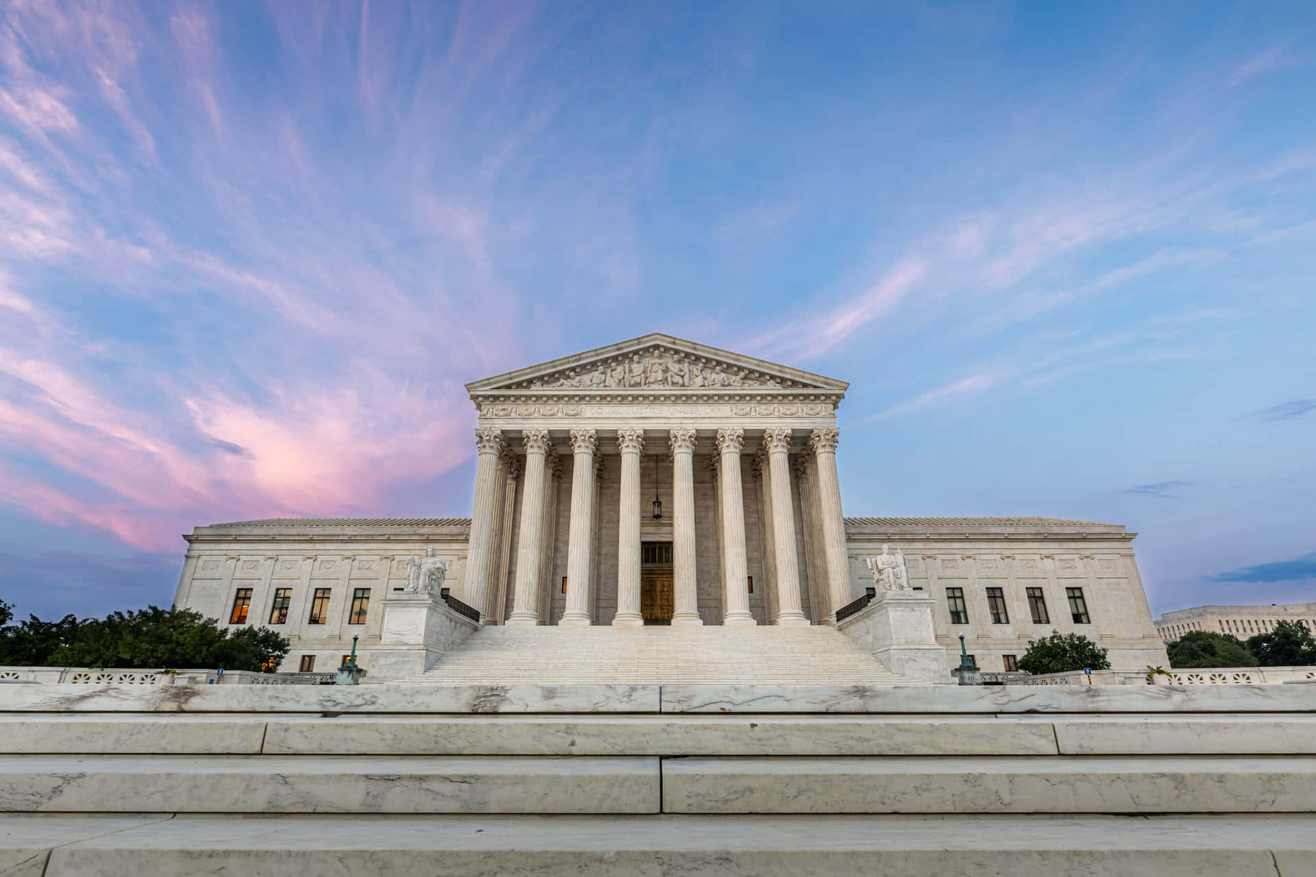 Supreme Court Building And Pastel Skies Wallpaper