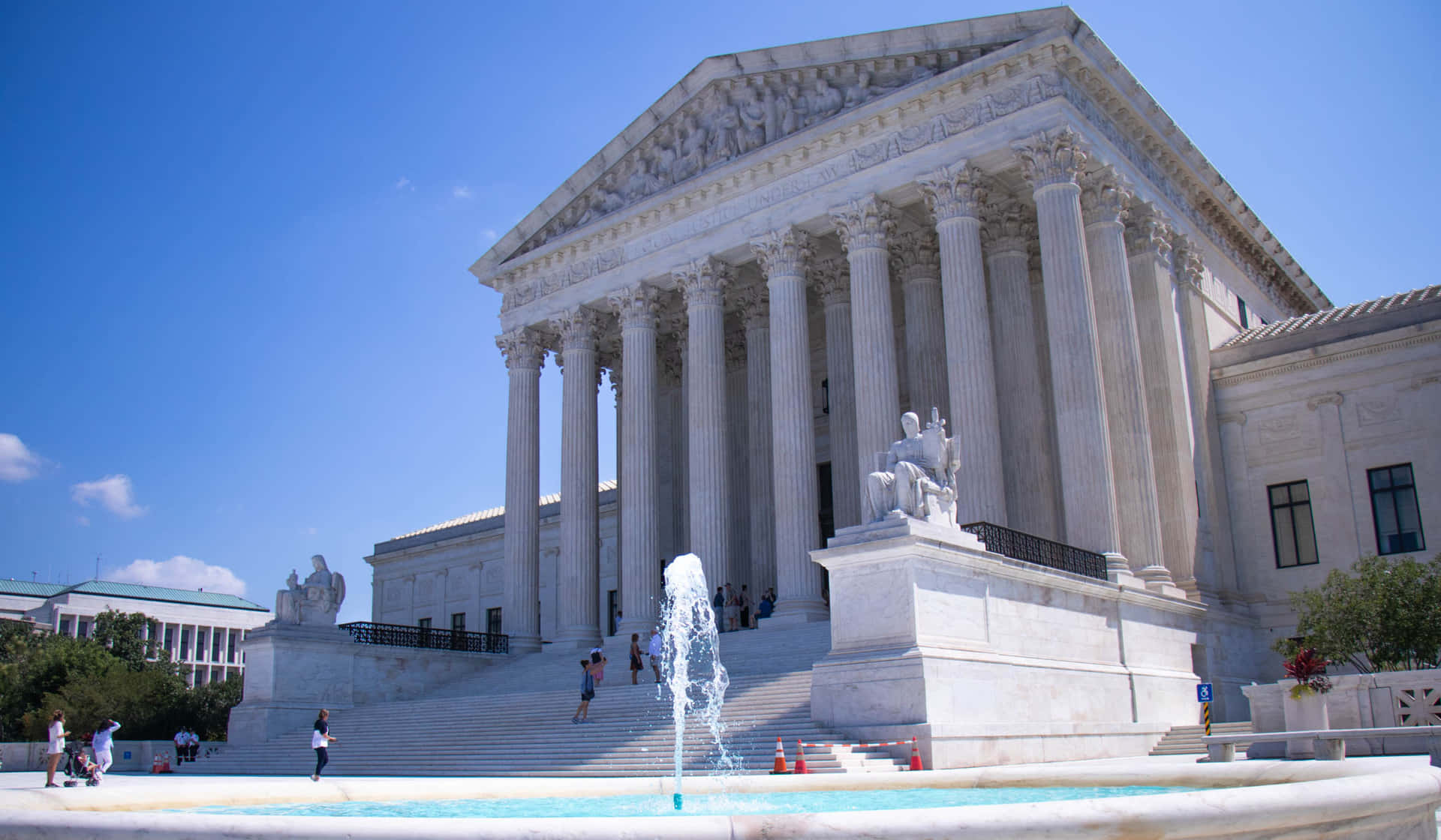 Supreme Court Building Fountain Wallpaper