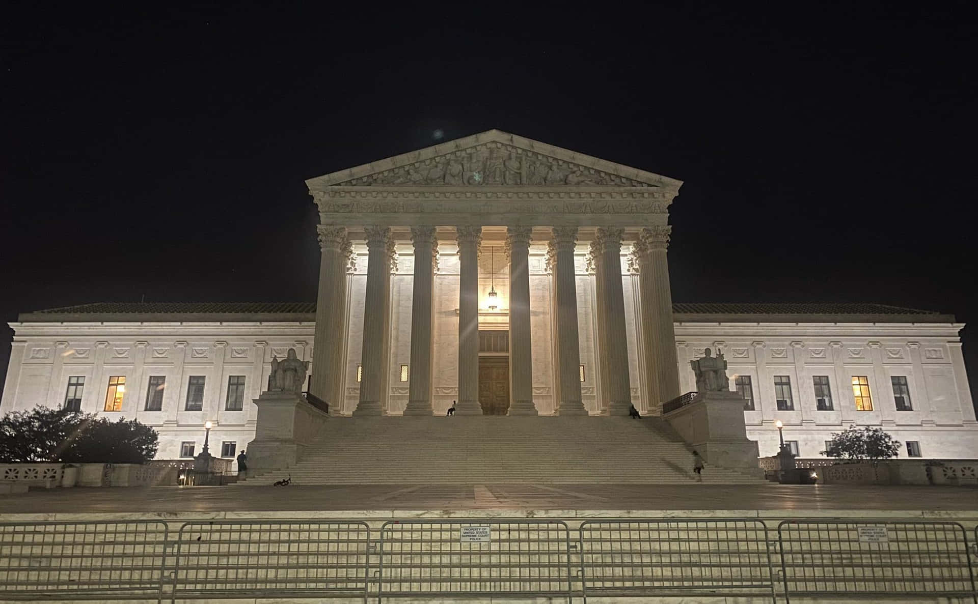 Supreme Court Building Night View Wallpaper