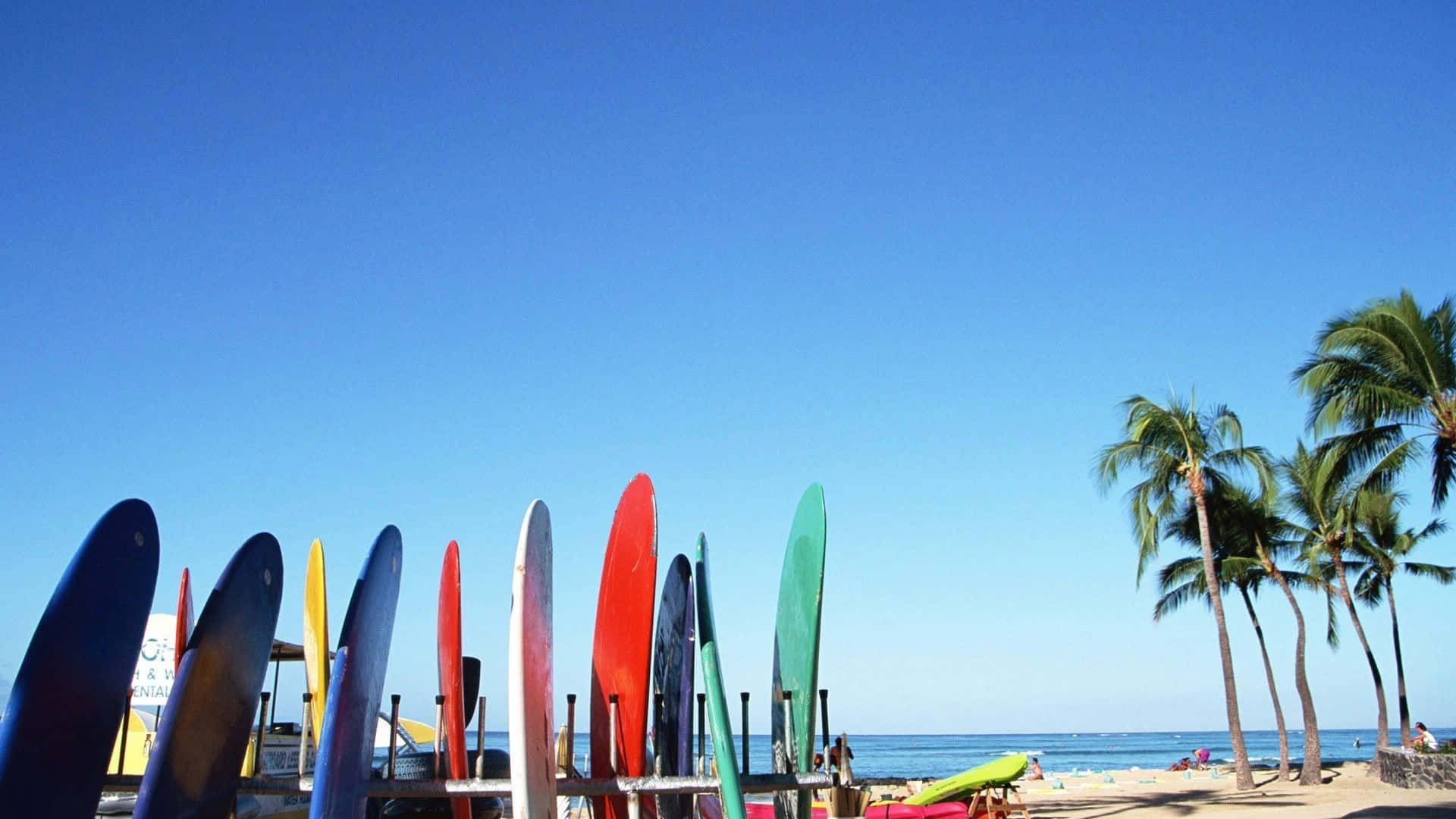 Tablade Surf Con Cielo Claro Y Azul Fondo de pantalla