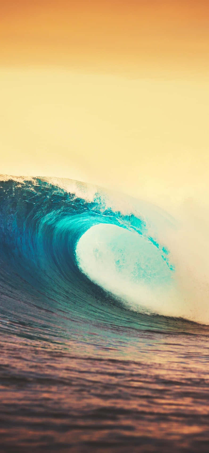 Surfarefångar Vågorna Med Iphone Wallpaper