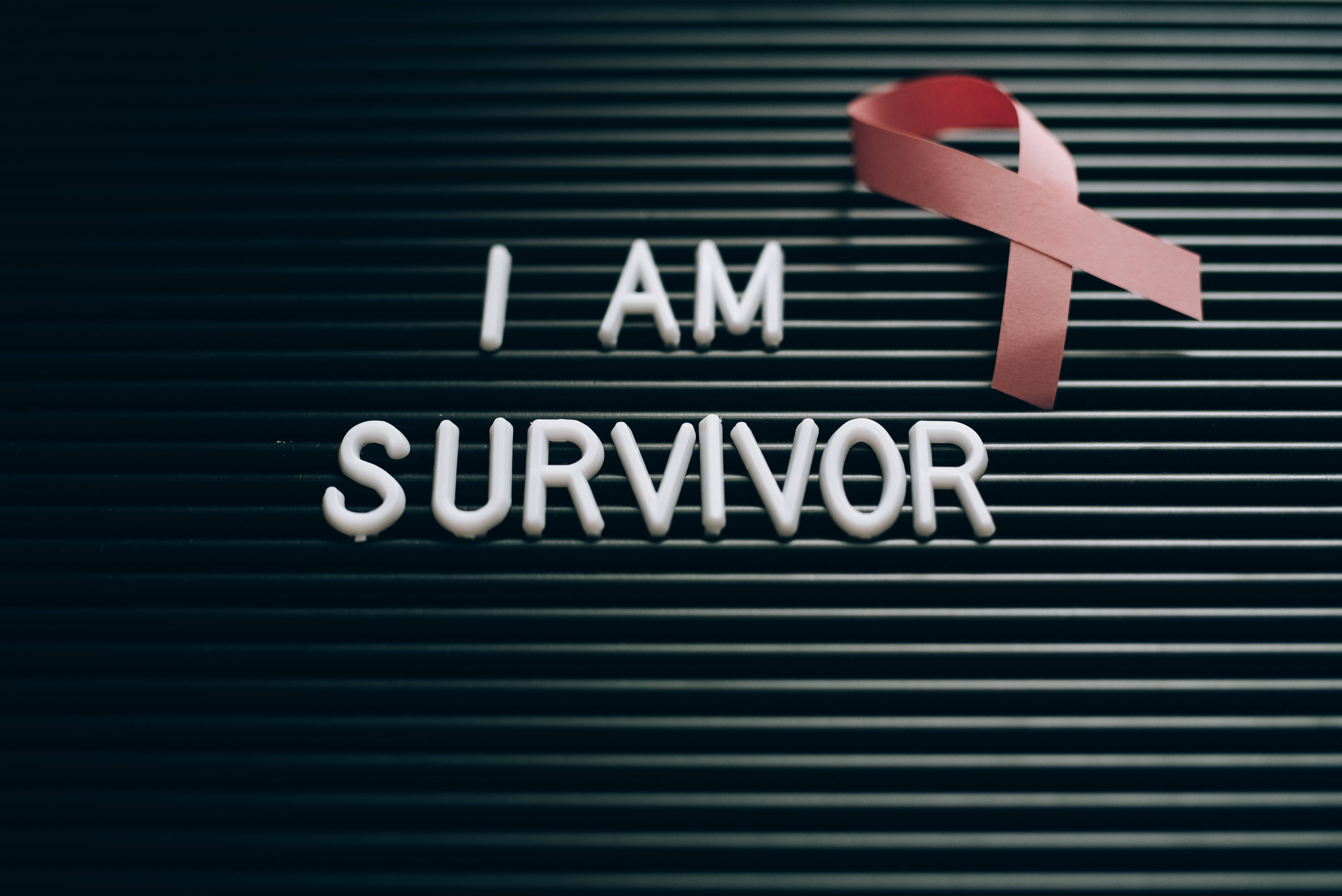 Overlevende brystkræft Awareness dobbelt tapet: Wallpaper