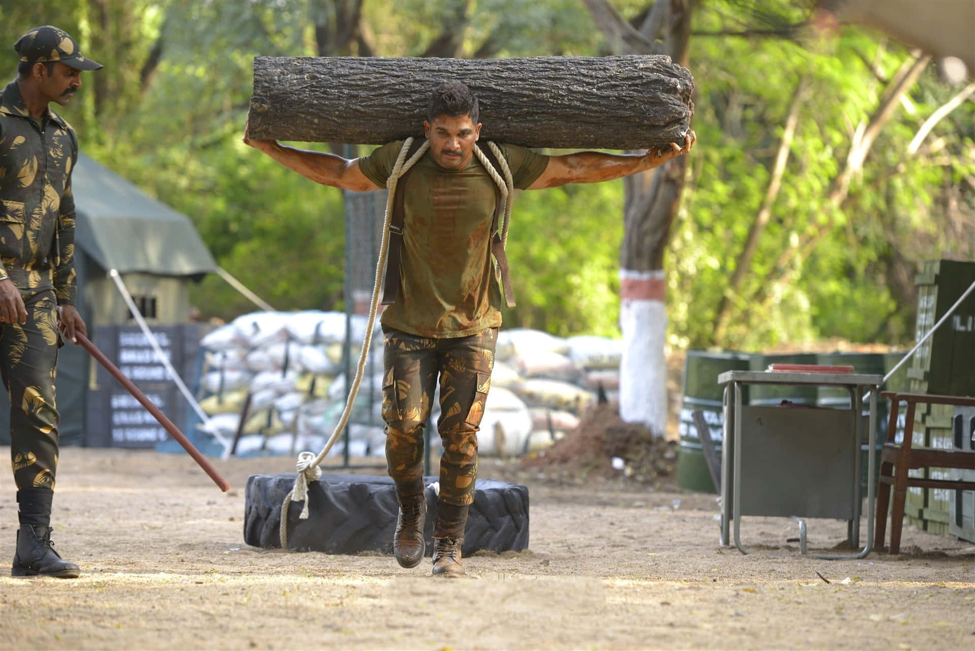 Surya,o Soldado Artista Masculino Allu Arjun. Papel de Parede
