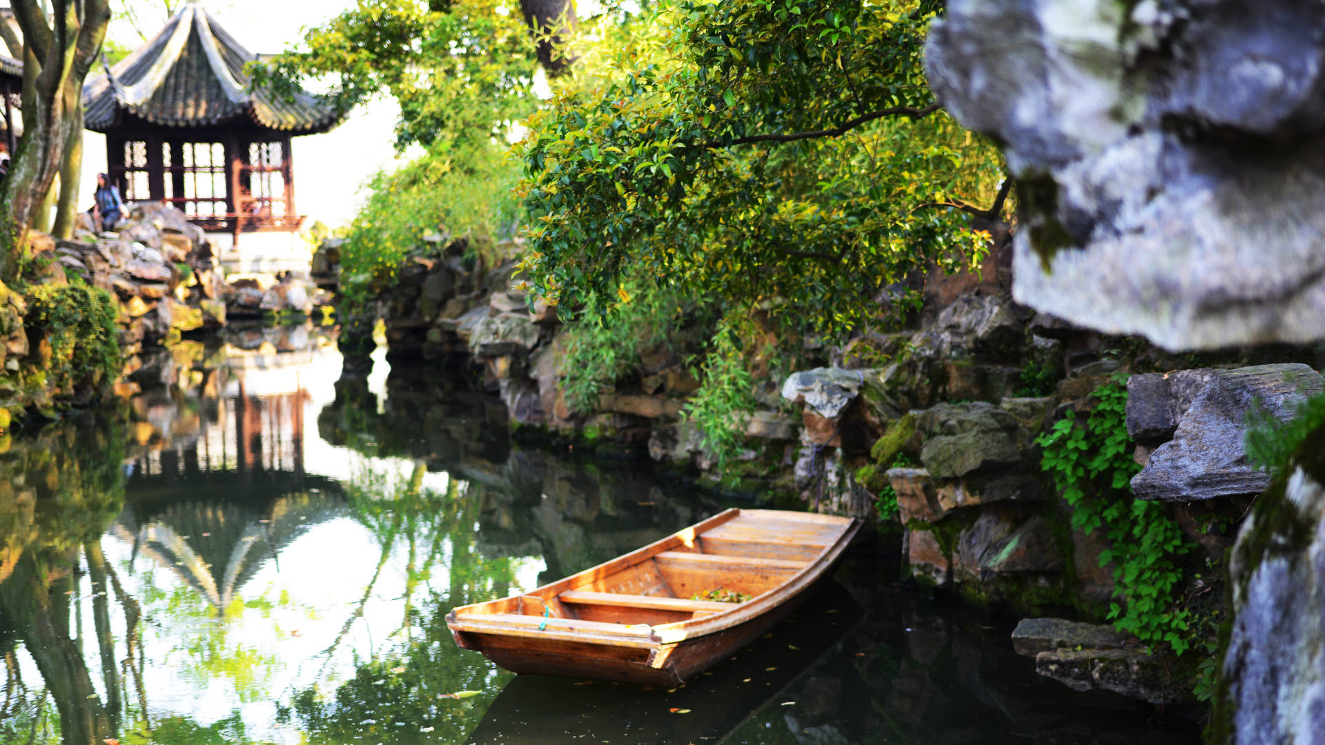 Suzhoubåt På Trädgård. Wallpaper