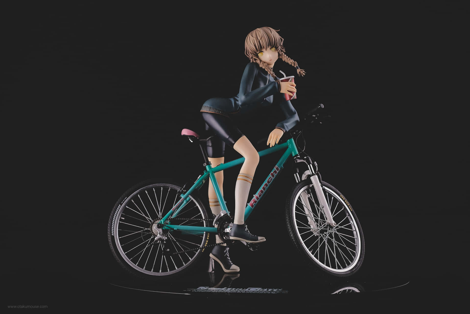 Suzuha Amane: Time Traveler&Skilled Cyclist Wallpaper