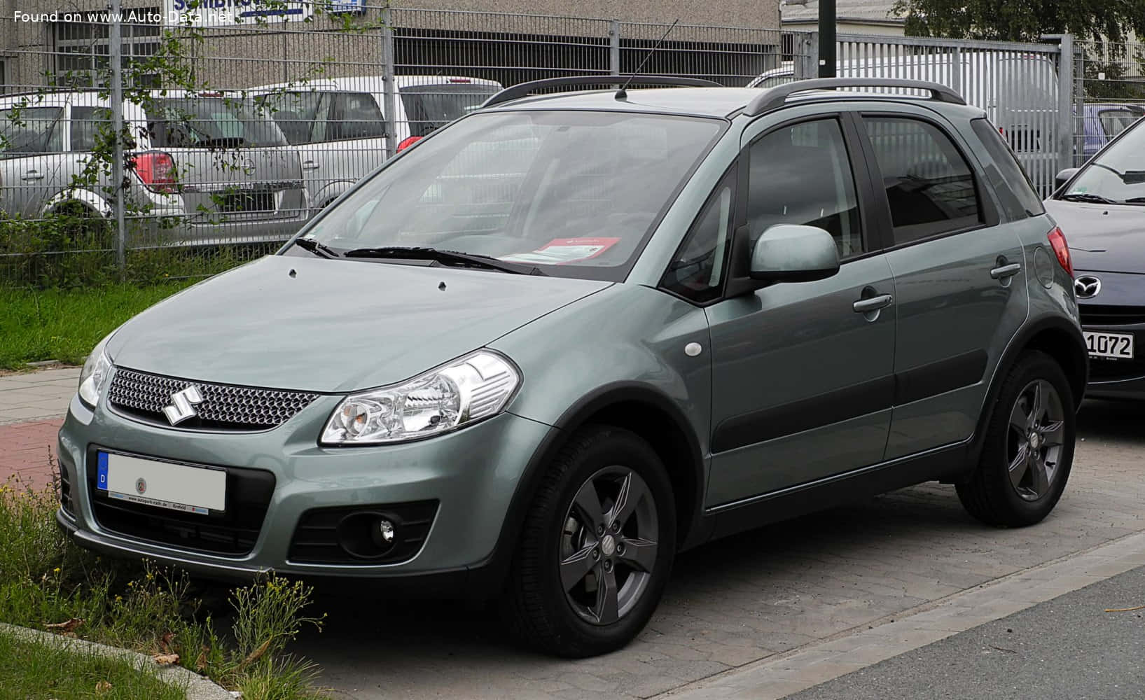 Suzuki Sx4 On The Move Wallpaper