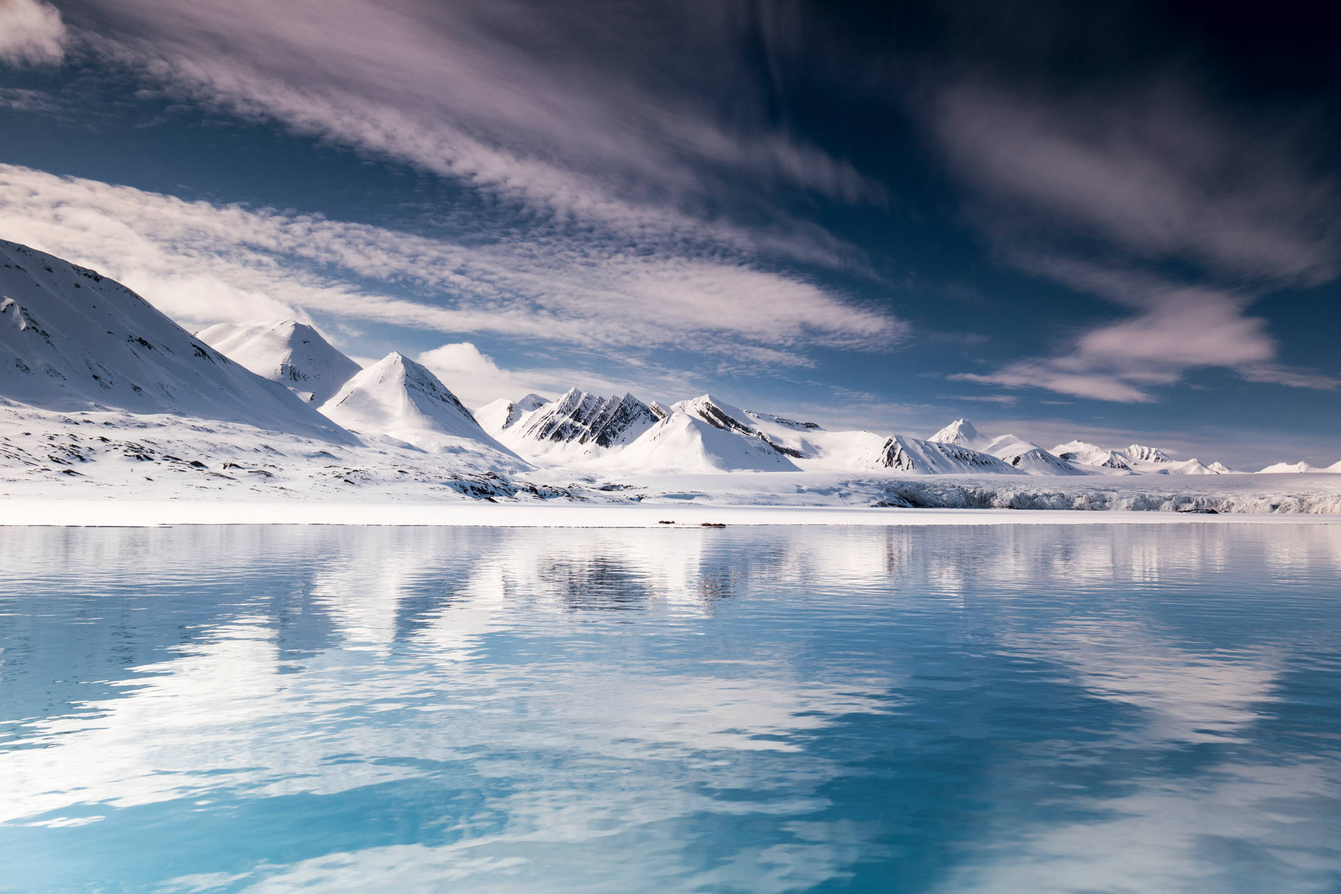 Svalbard Frozen Ocean Mountains Wallpaper