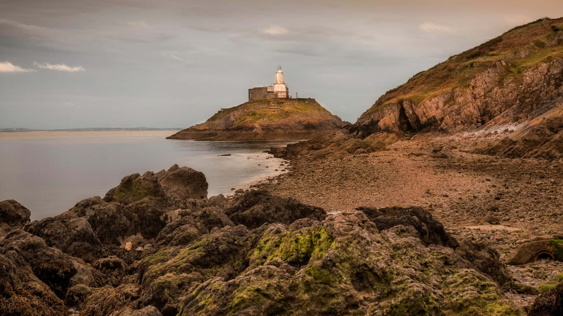Swansea Coastal Lighthouseat Dusk Wallpaper
